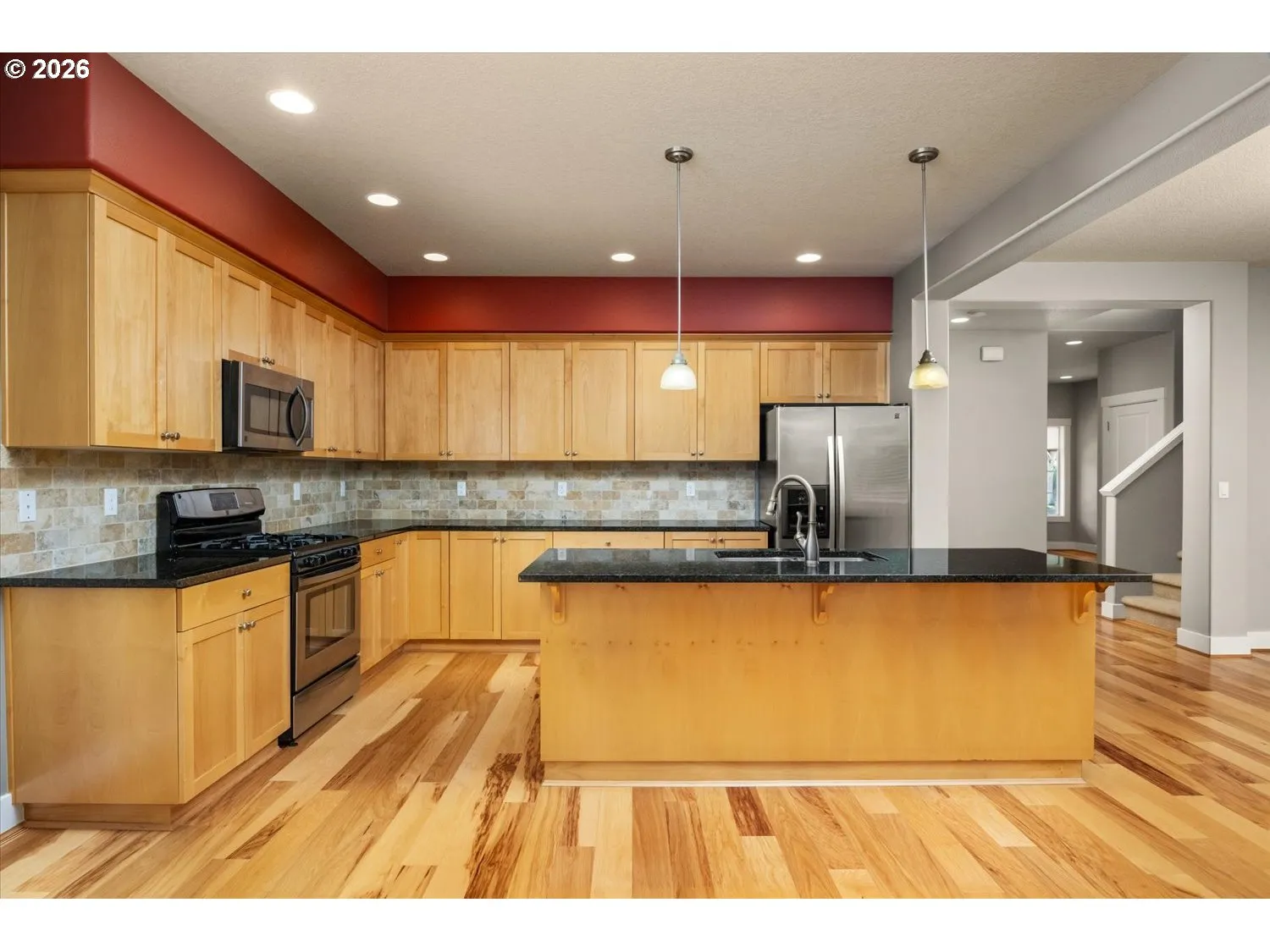 Kitchen-Breakfast Bar