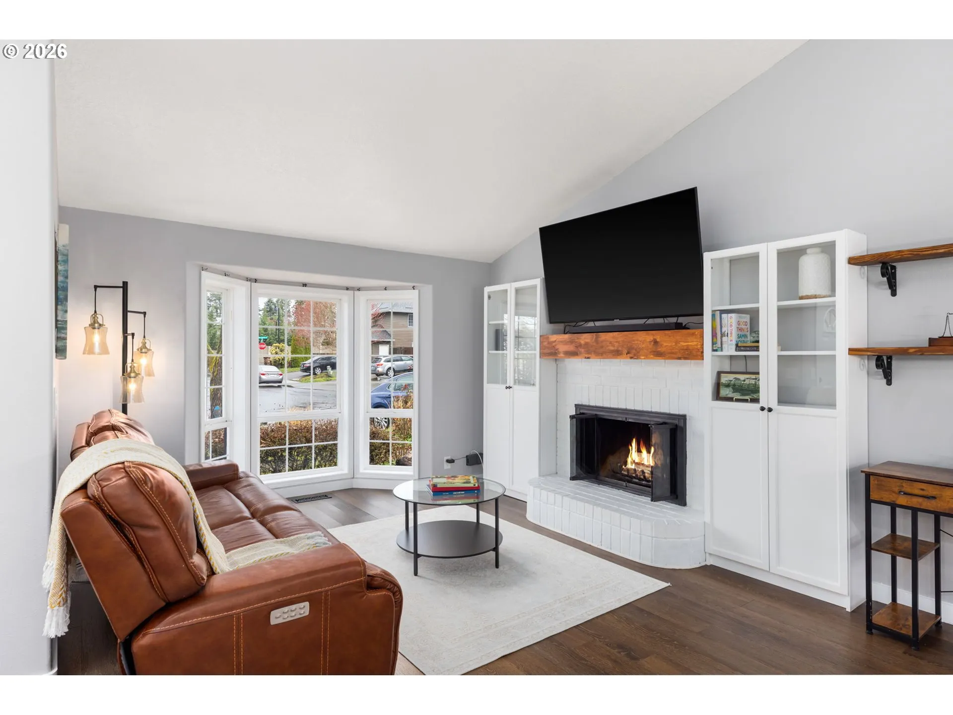 Living Room-Vaulted Ceilings