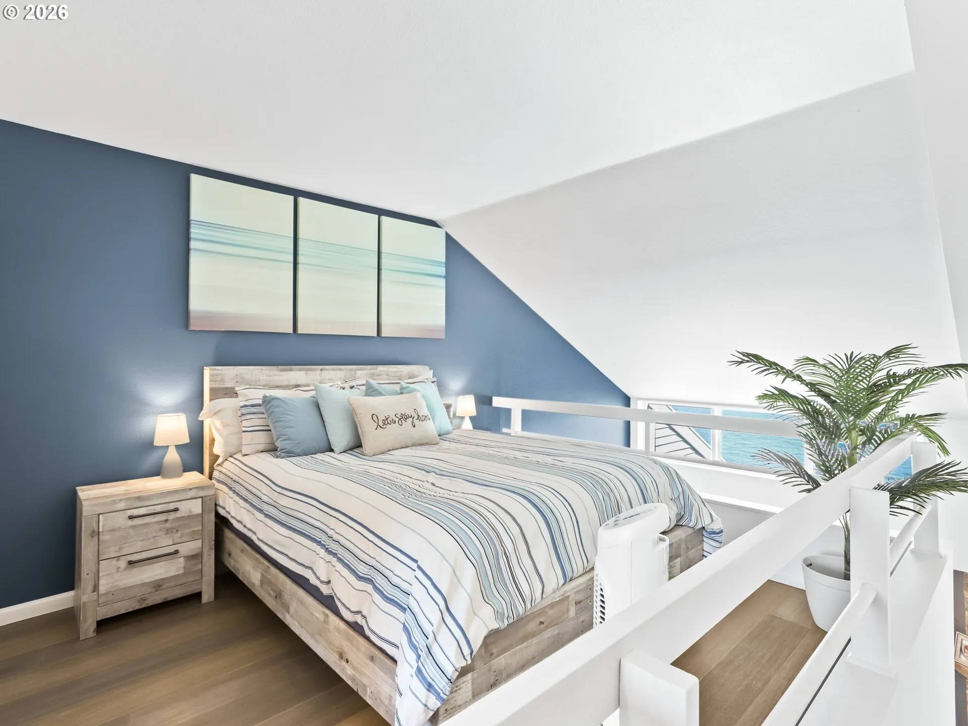 Bedroom, Owner's Suite-Vaulted Ceilings