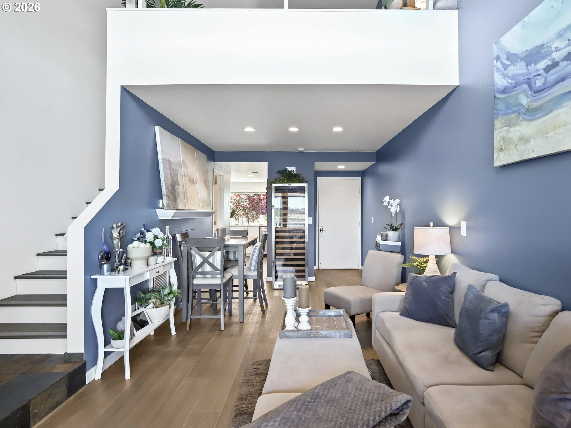 Living Room-Vaulted Ceilings