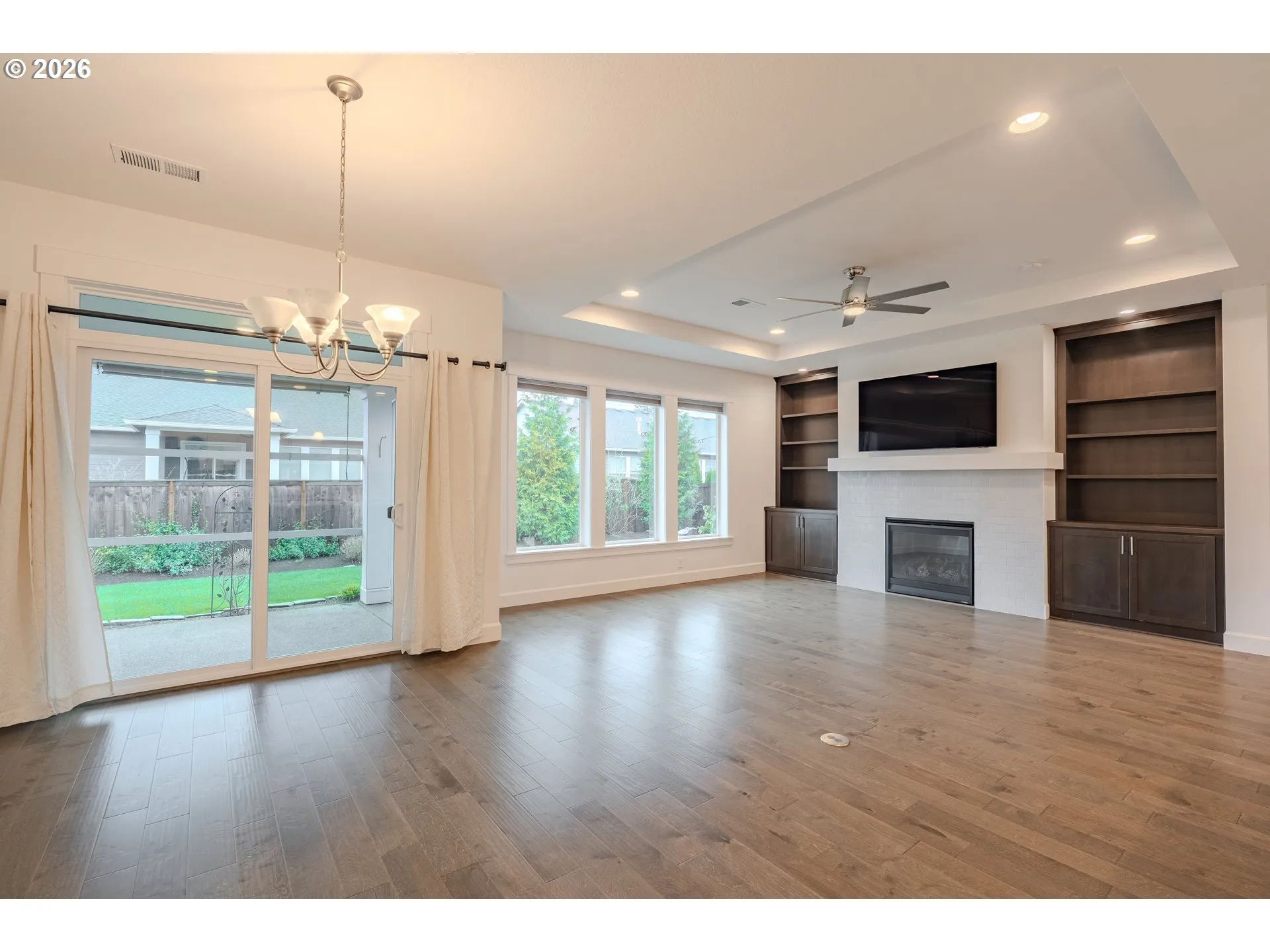 Living Room-Fireplace