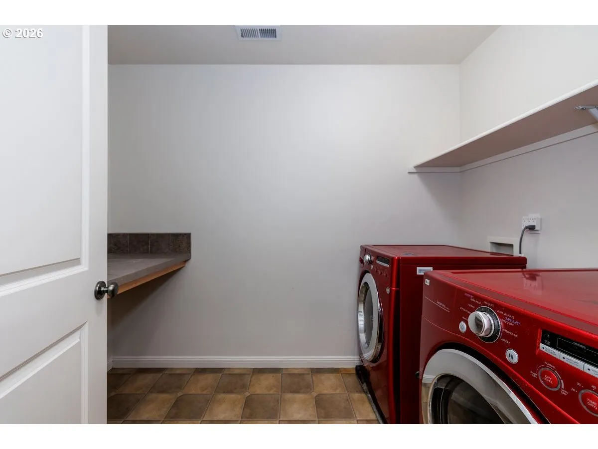 Laundry-Upper