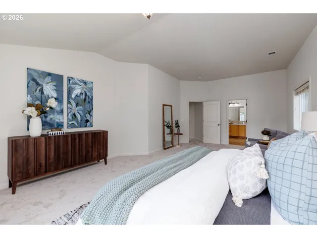 Primary Bedroom-Upper