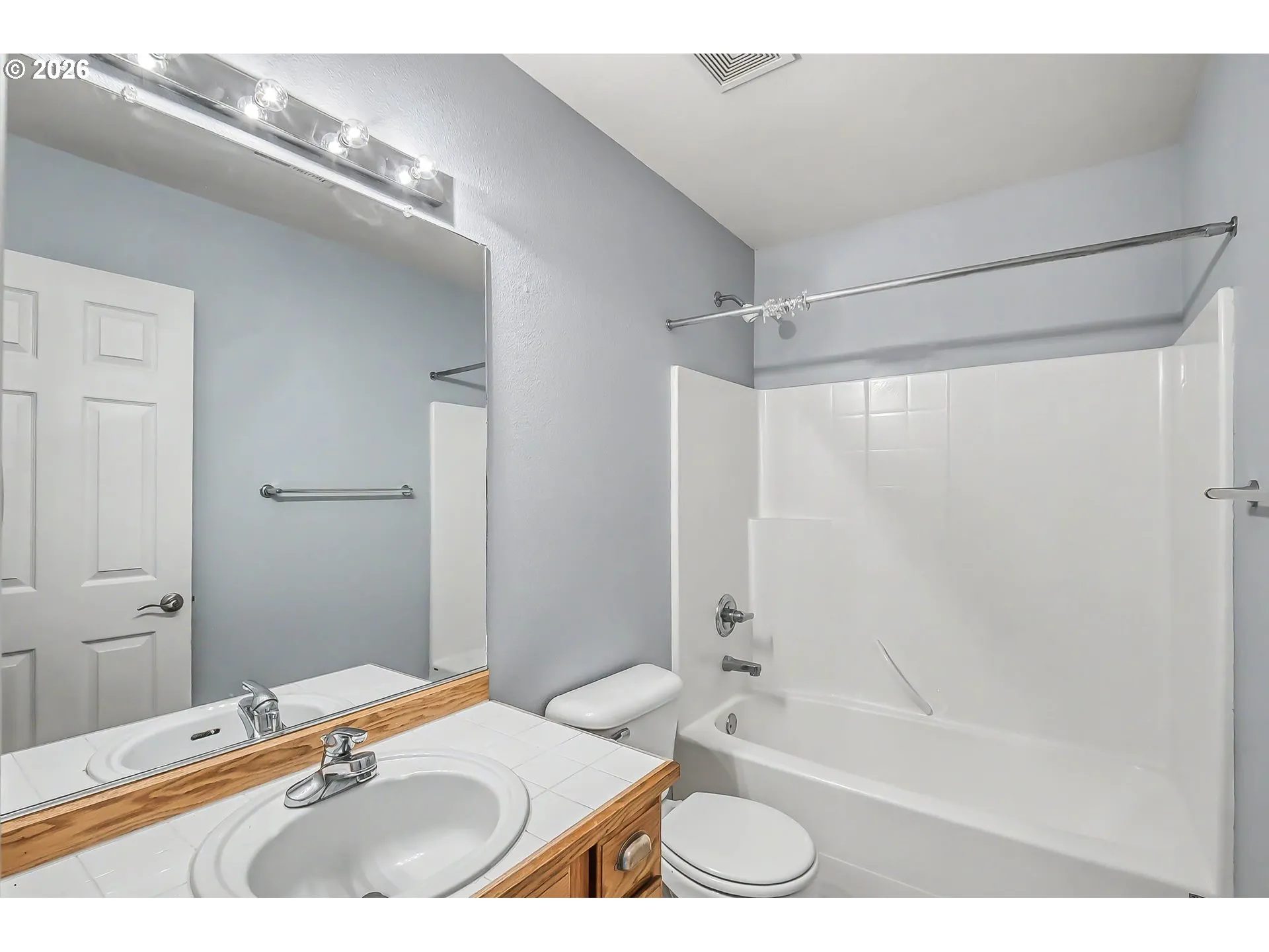 Bathroom-Upper