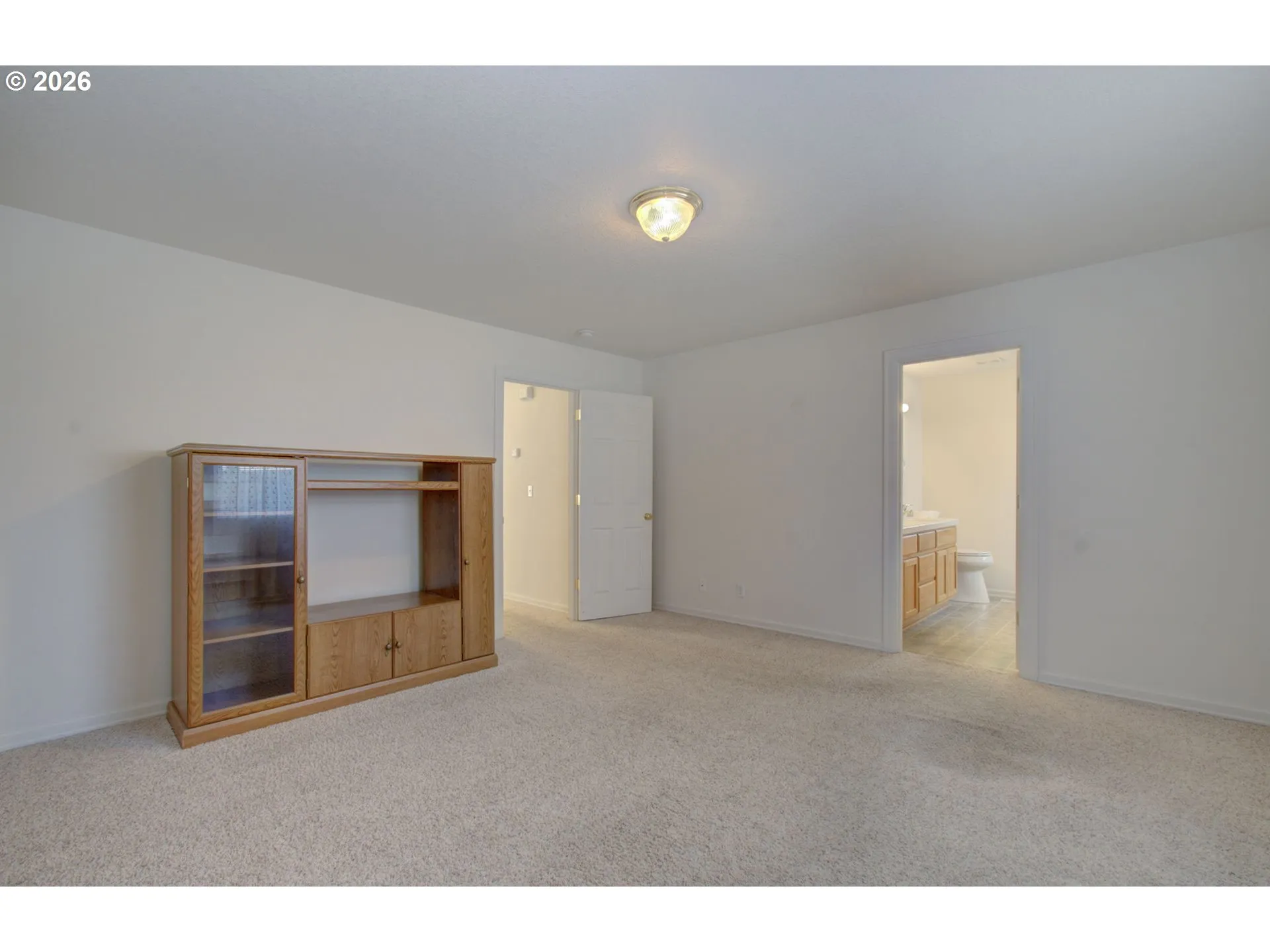 Bedroom, Primary