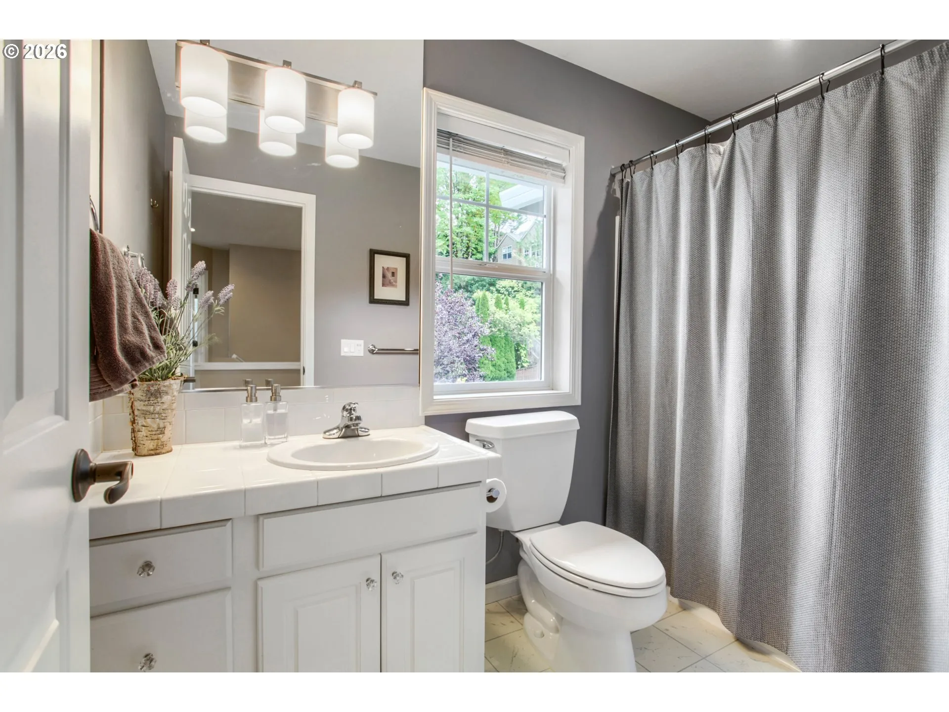 Bathroom-Upper