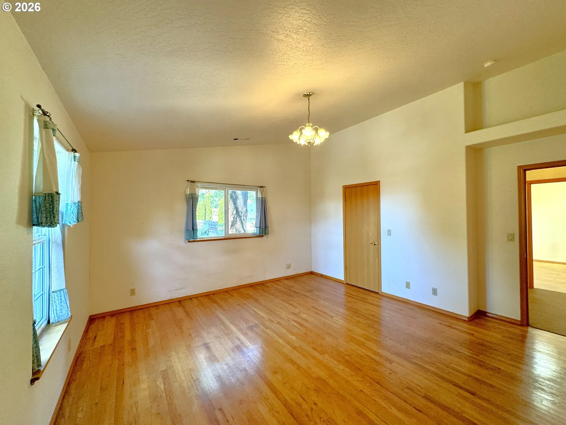 Bedroom, Primary