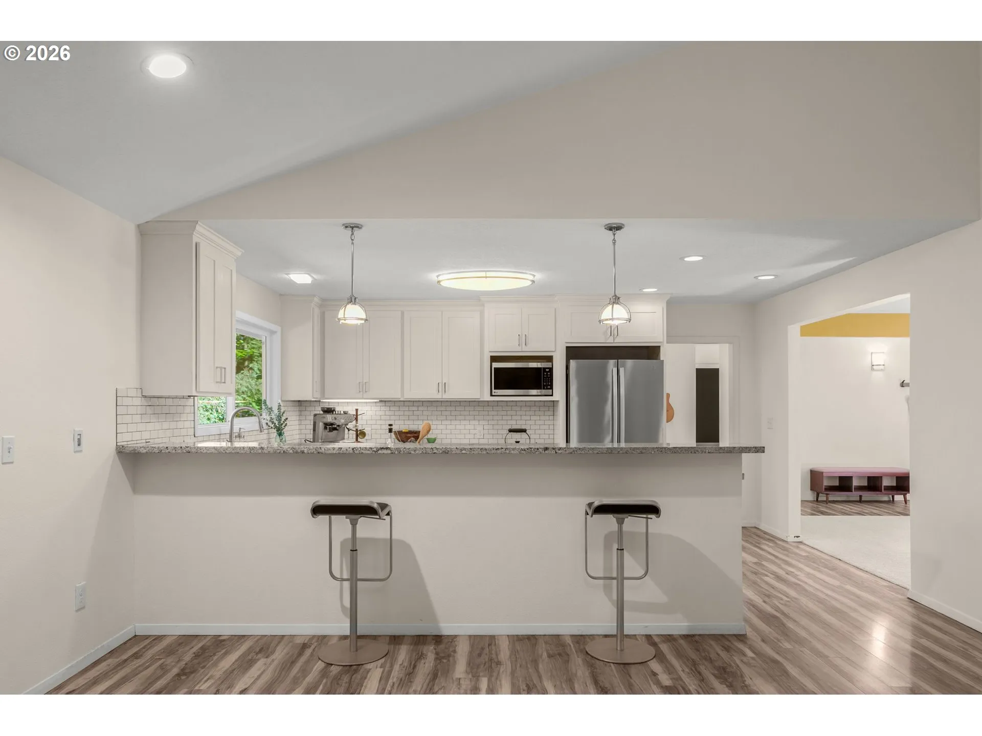 Kitchen-Breakfast Bar
