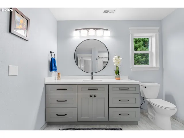 Bathroom-Upper