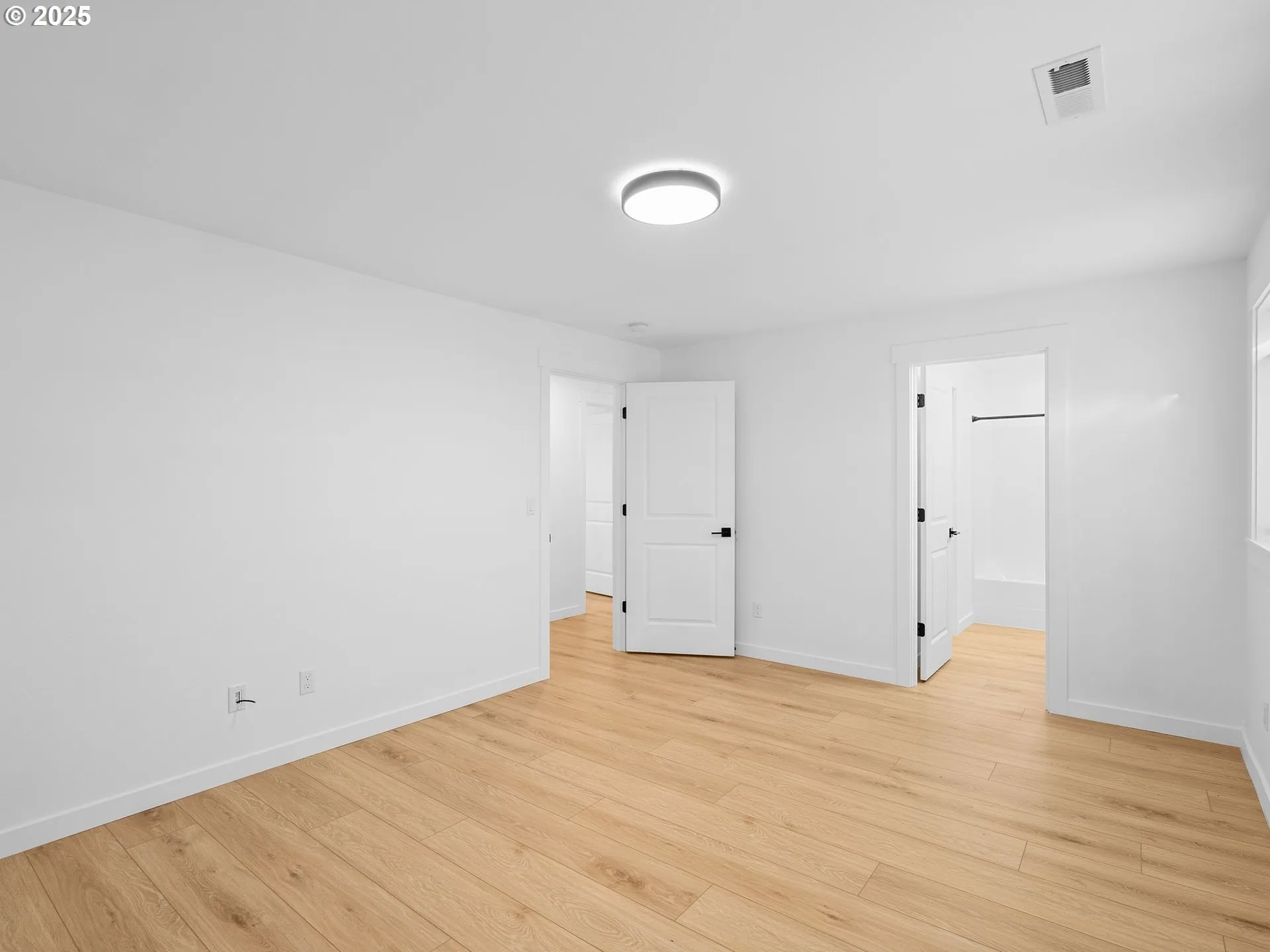 Bedroom, Primary