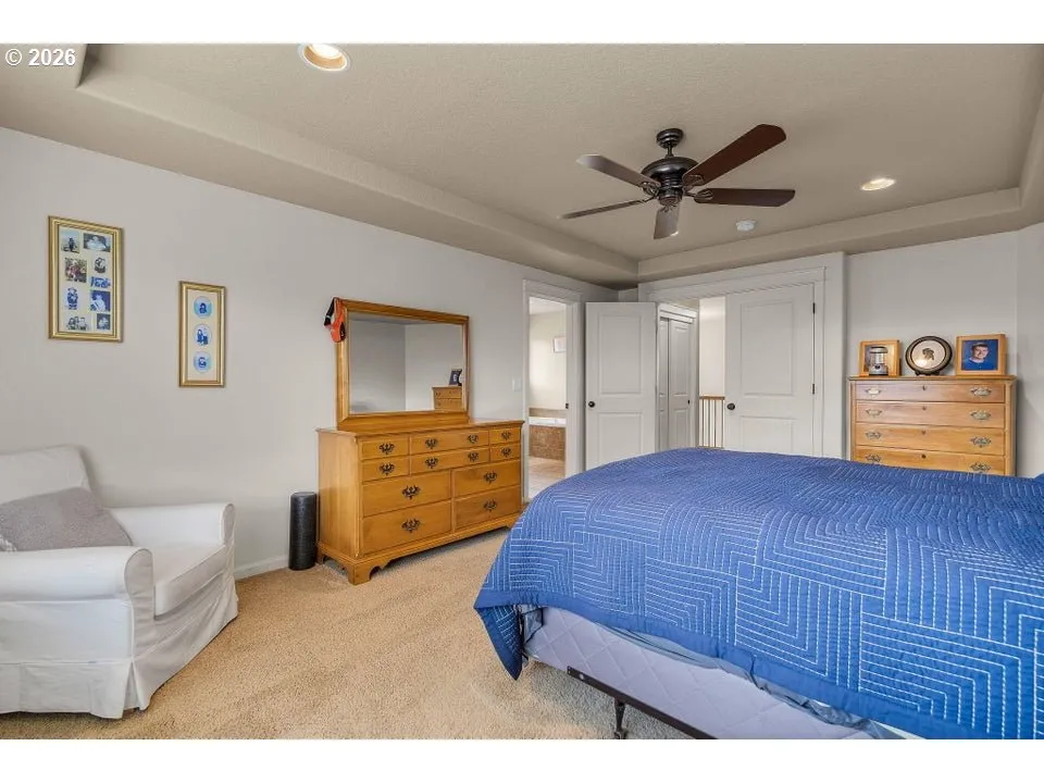 Bedroom, Primary