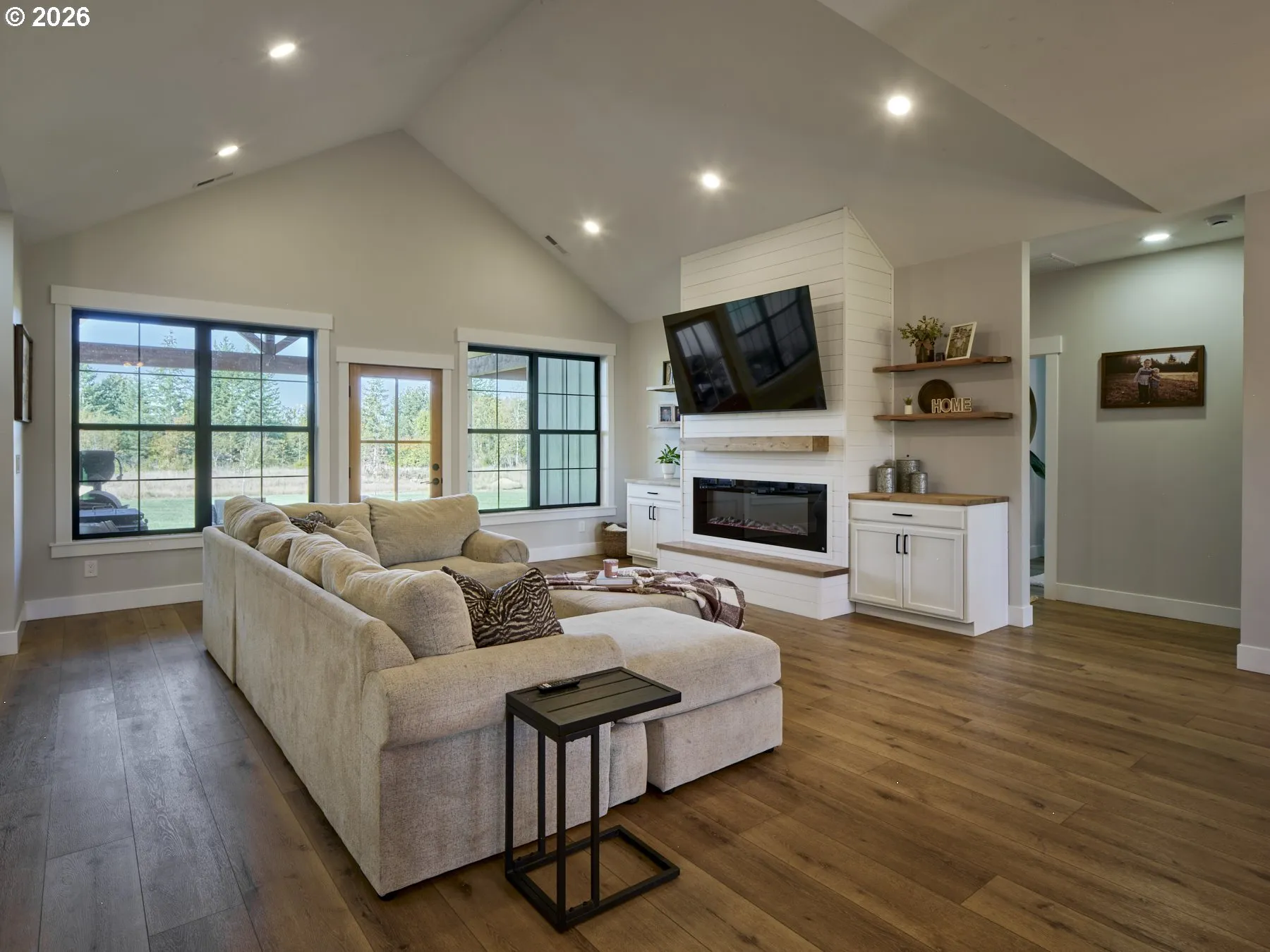 Living Room-Vaulted Ceilings