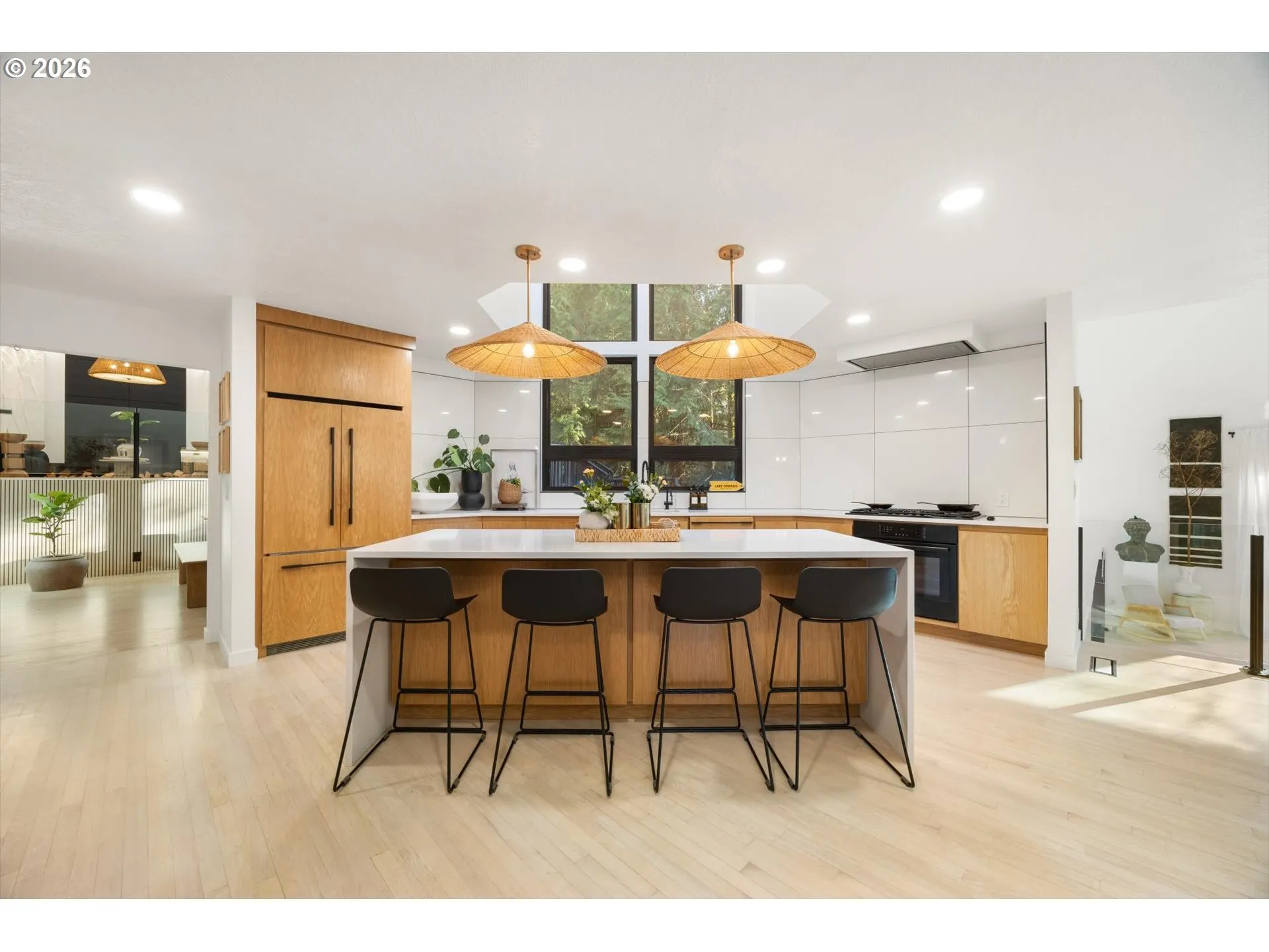 Kitchen-Breakfast Bar
