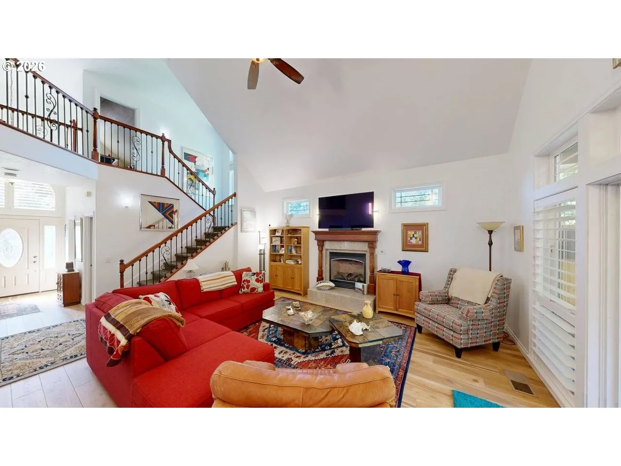 Living Room-Vaulted Ceilings