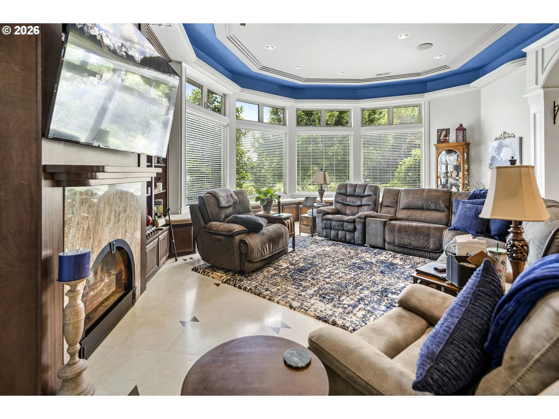 Living Room-Fireplace