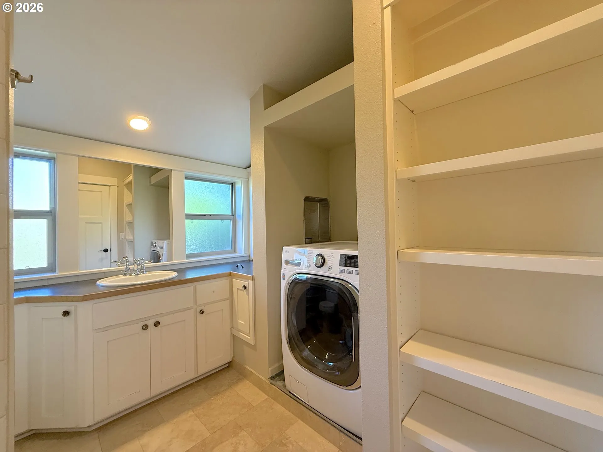 Bathroom-Upper