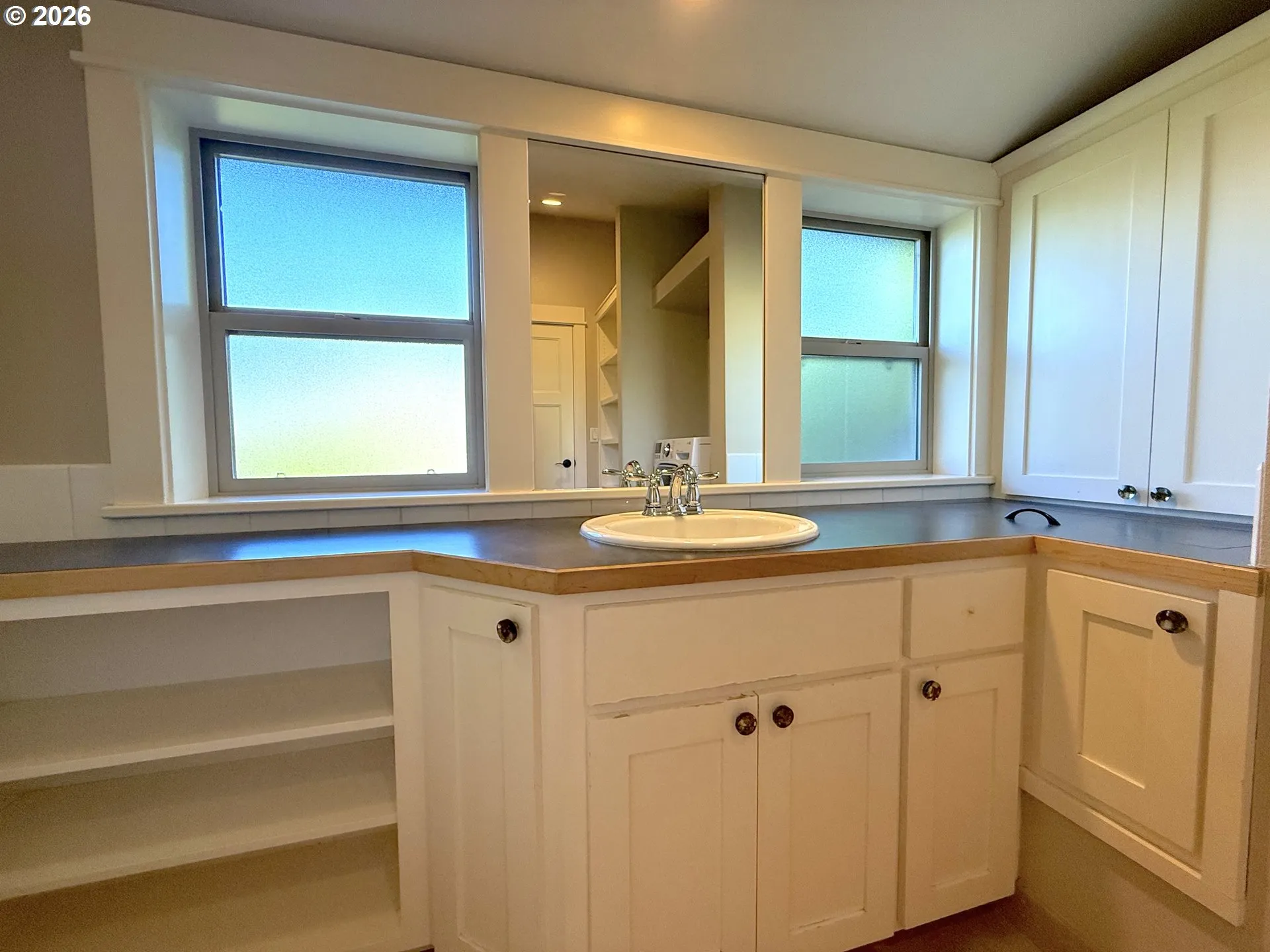 Bathroom-Upper