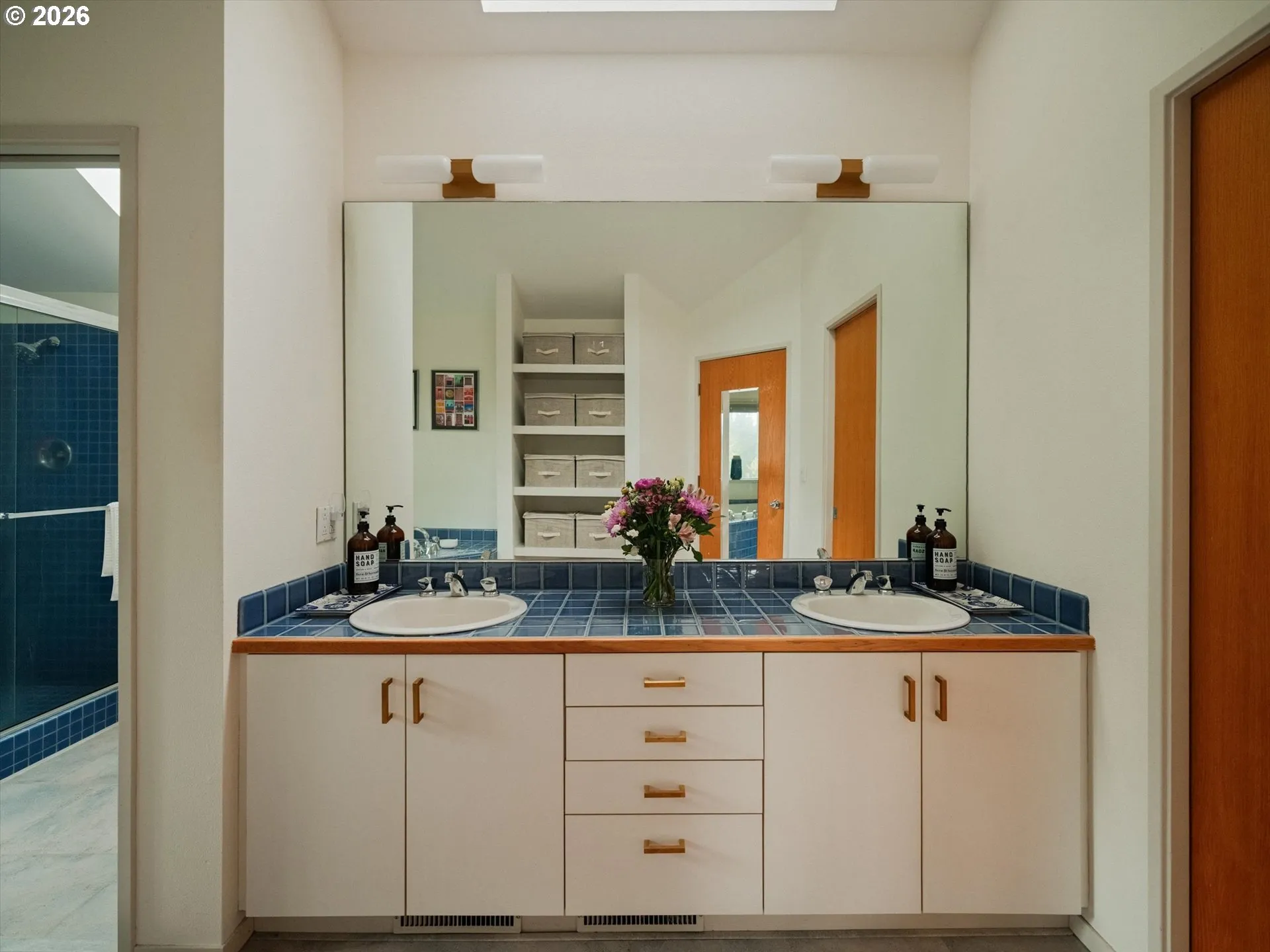 Bathroom, Attached-Upper