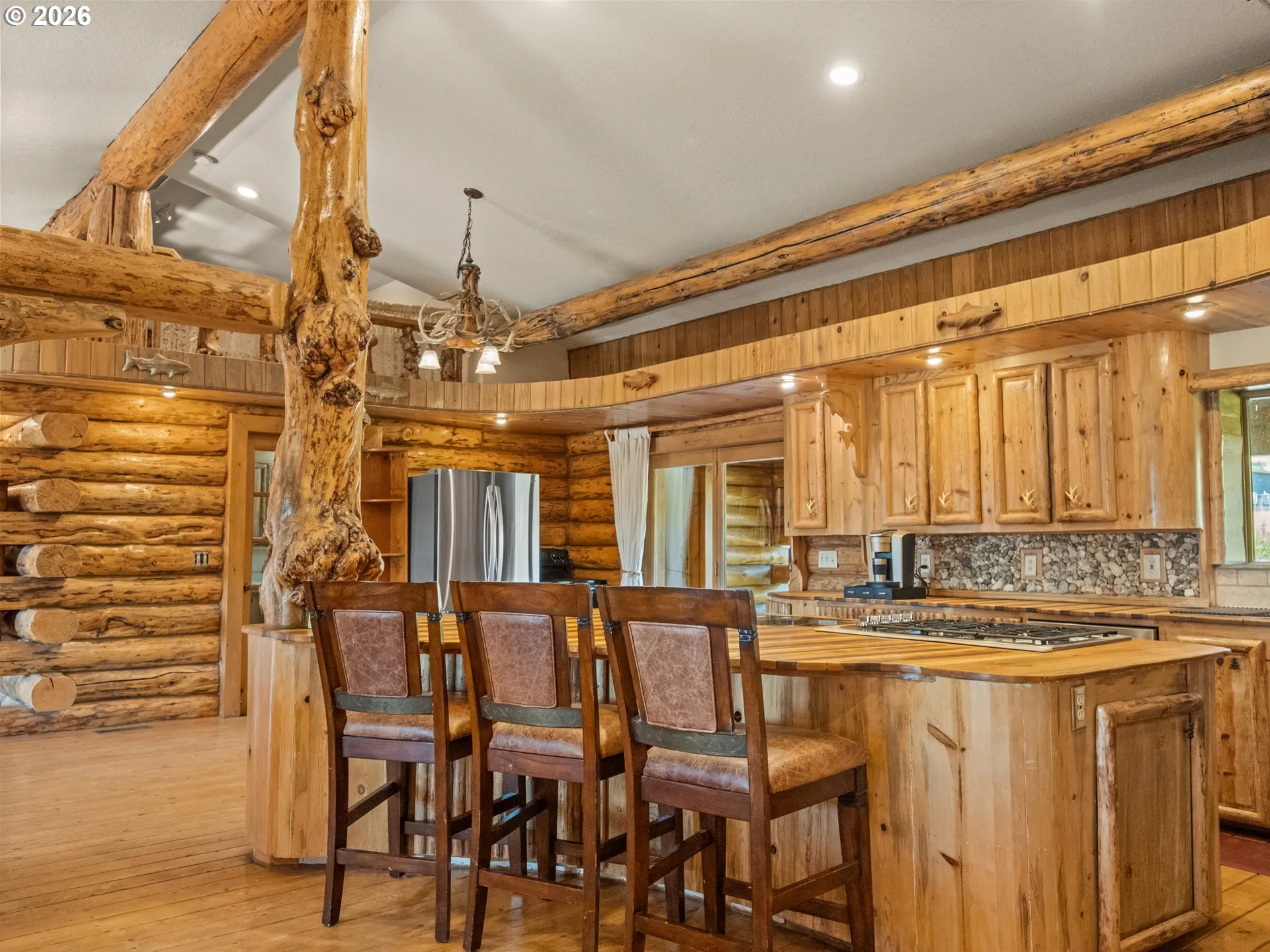 Kitchen-Breakfast Bar