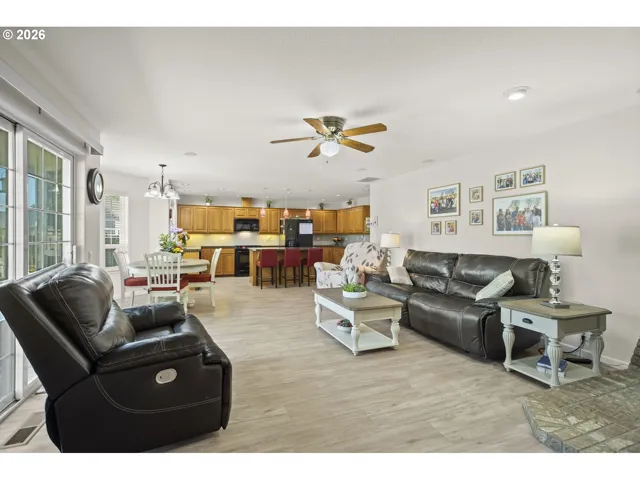 Family Room-Ceiling Fan