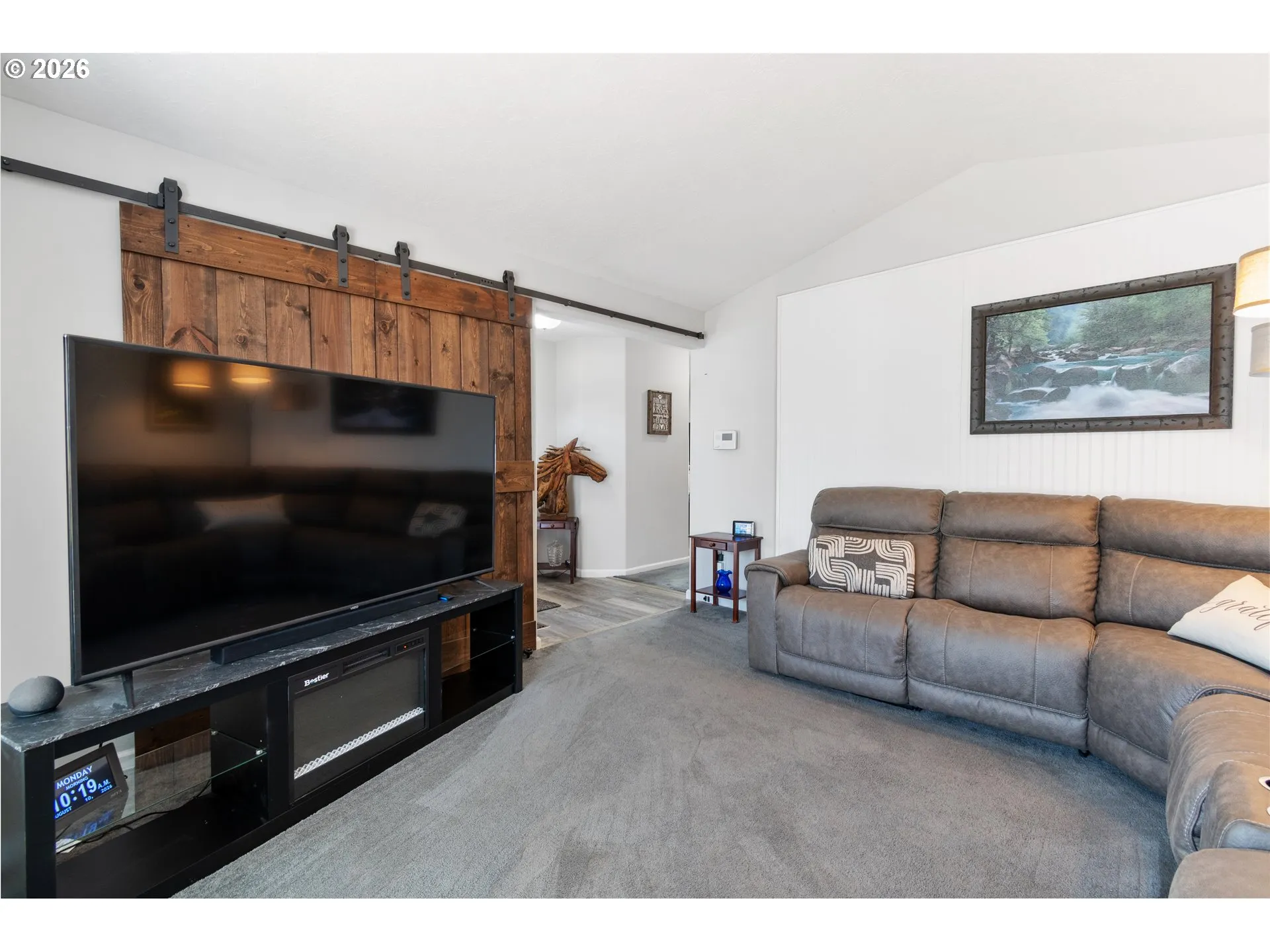 Living Room-Vaulted Ceilings