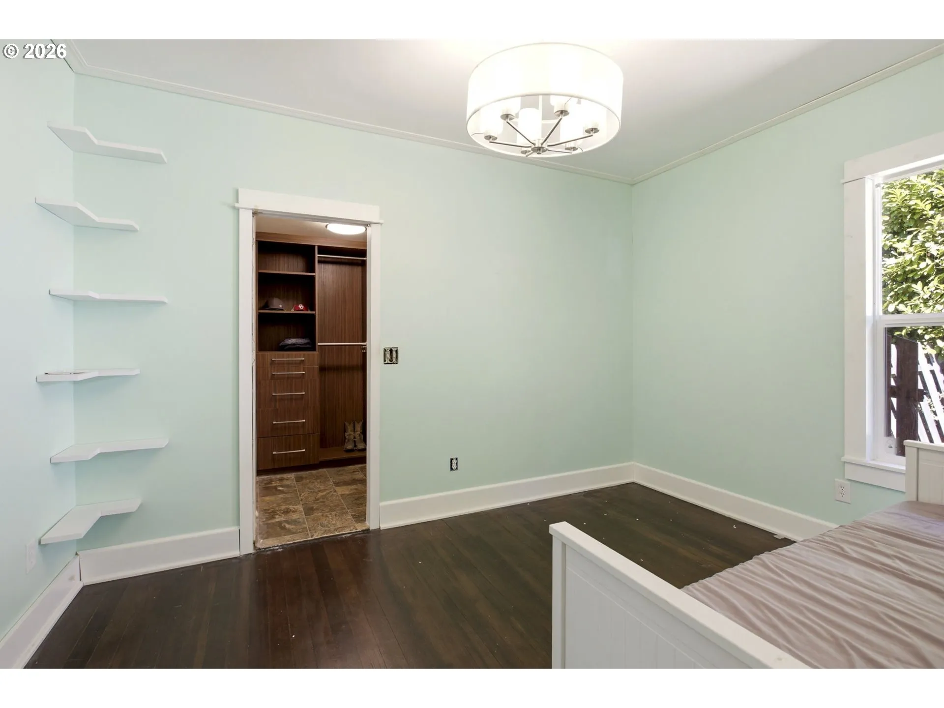 Bedroom, Primary