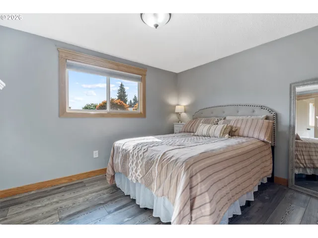 Bedroom, Primary