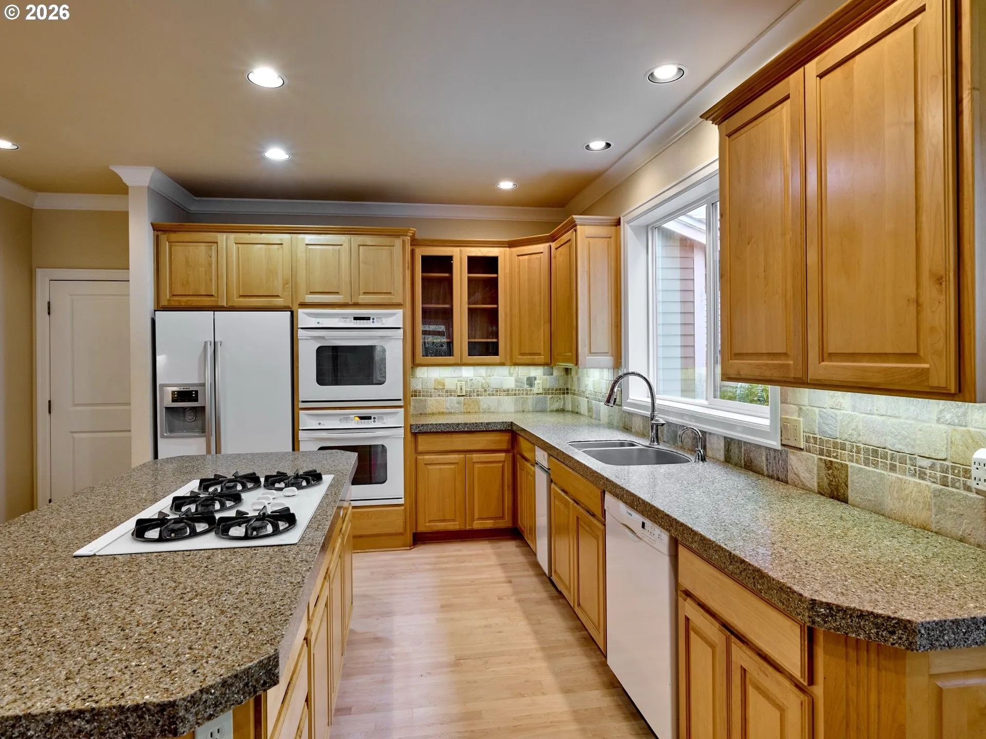 Kitchen-Cooking Island