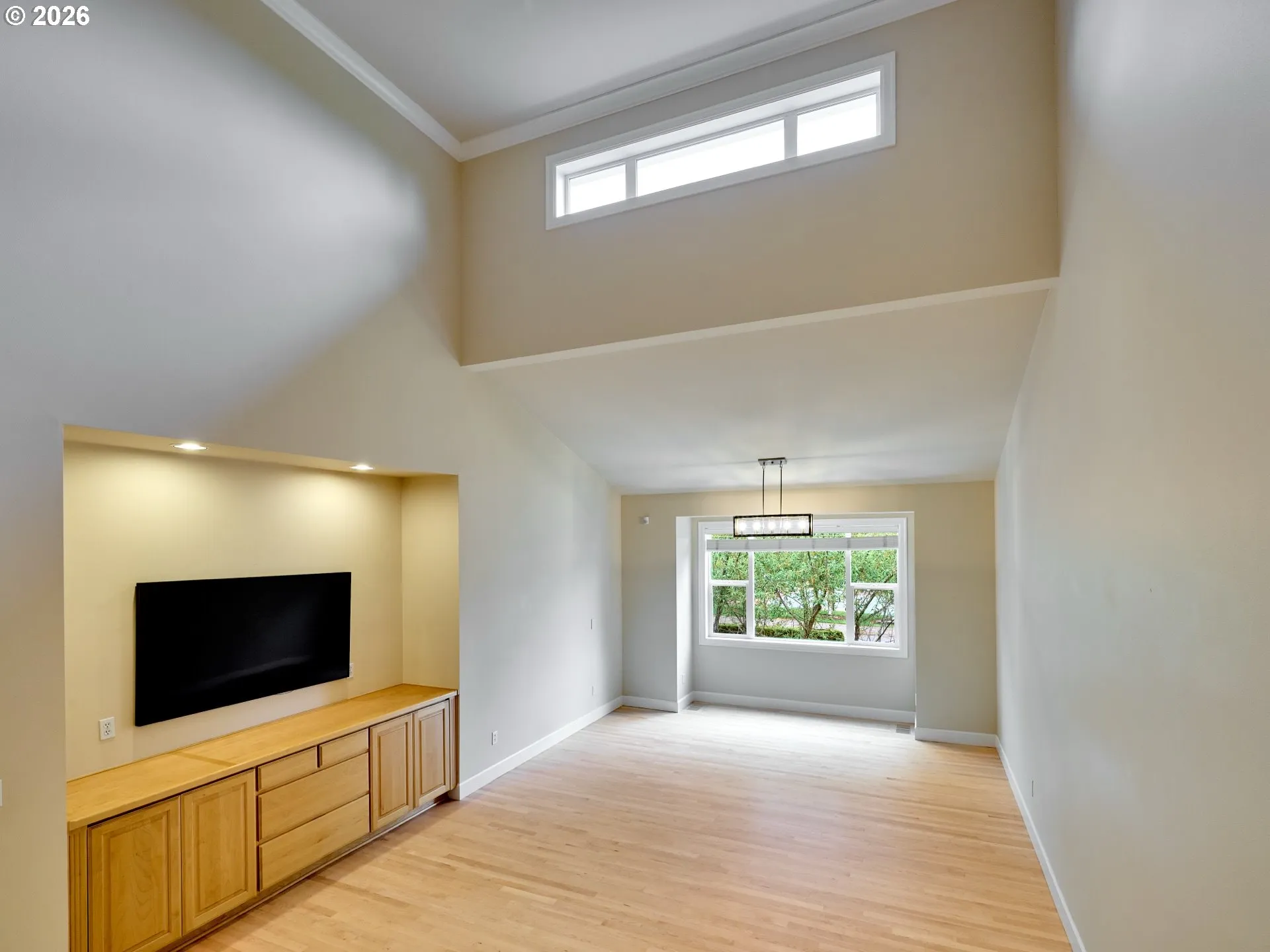 Living Room-Vaulted Ceilings