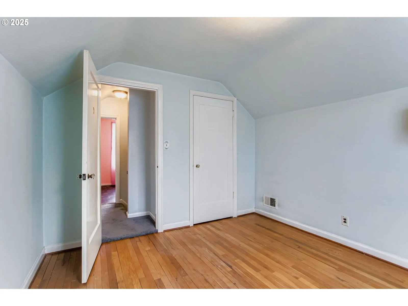 Bedroom-Upper