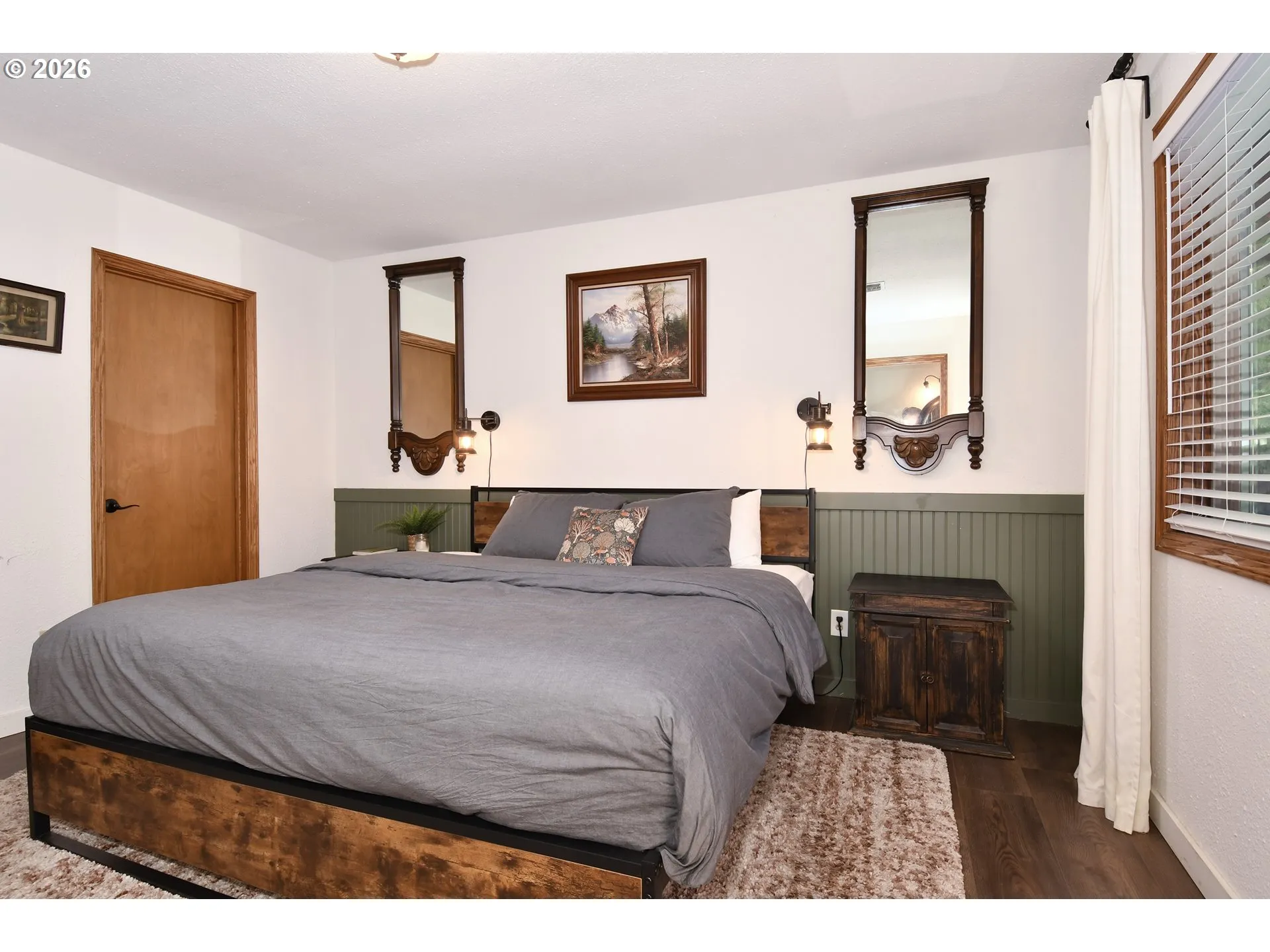 Bedroom, Owner's Suite-Walk-In Closet