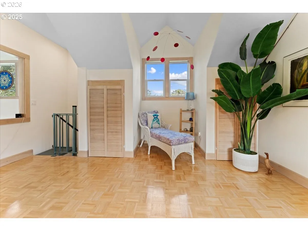 Bonus Room-Upper