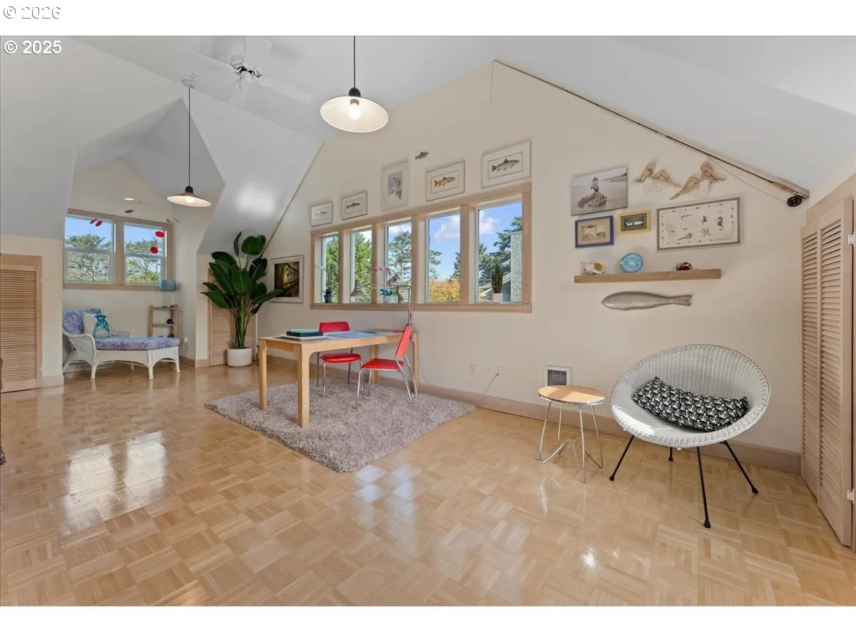Bonus Room-Upper