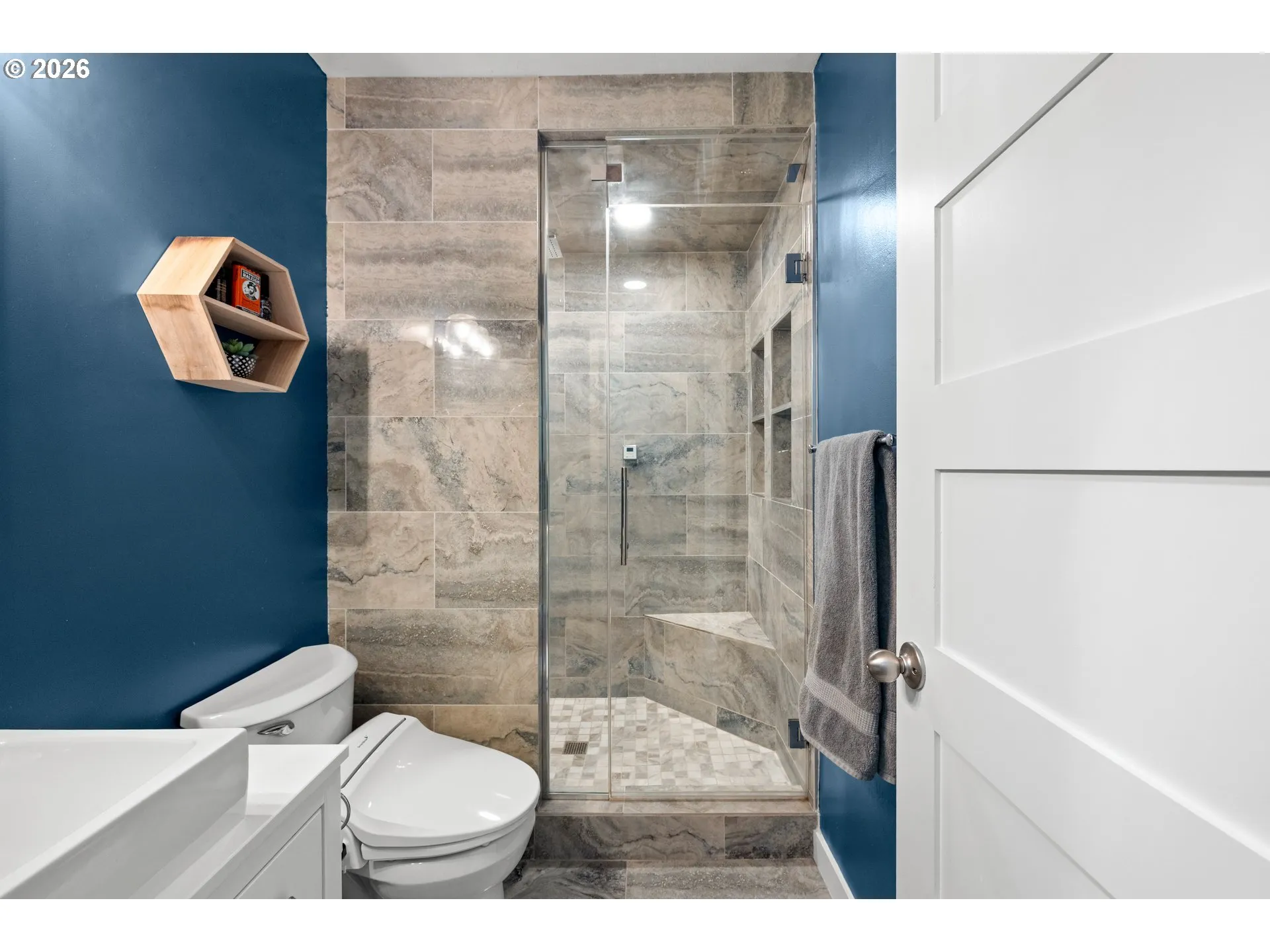 Bathroom-Walk in Shower