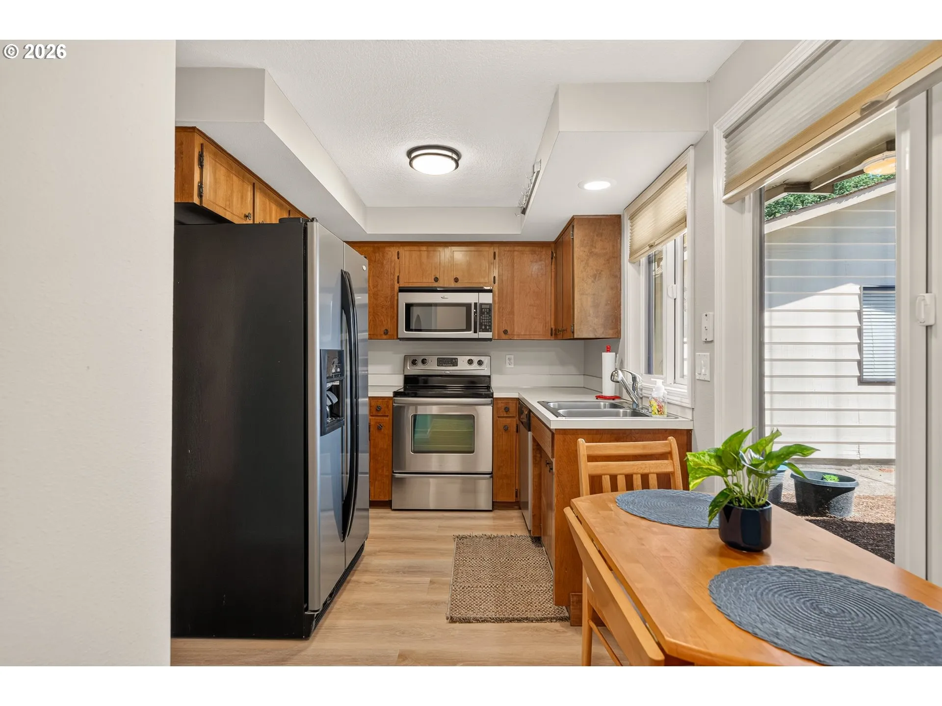 Kitchen-Eating Area