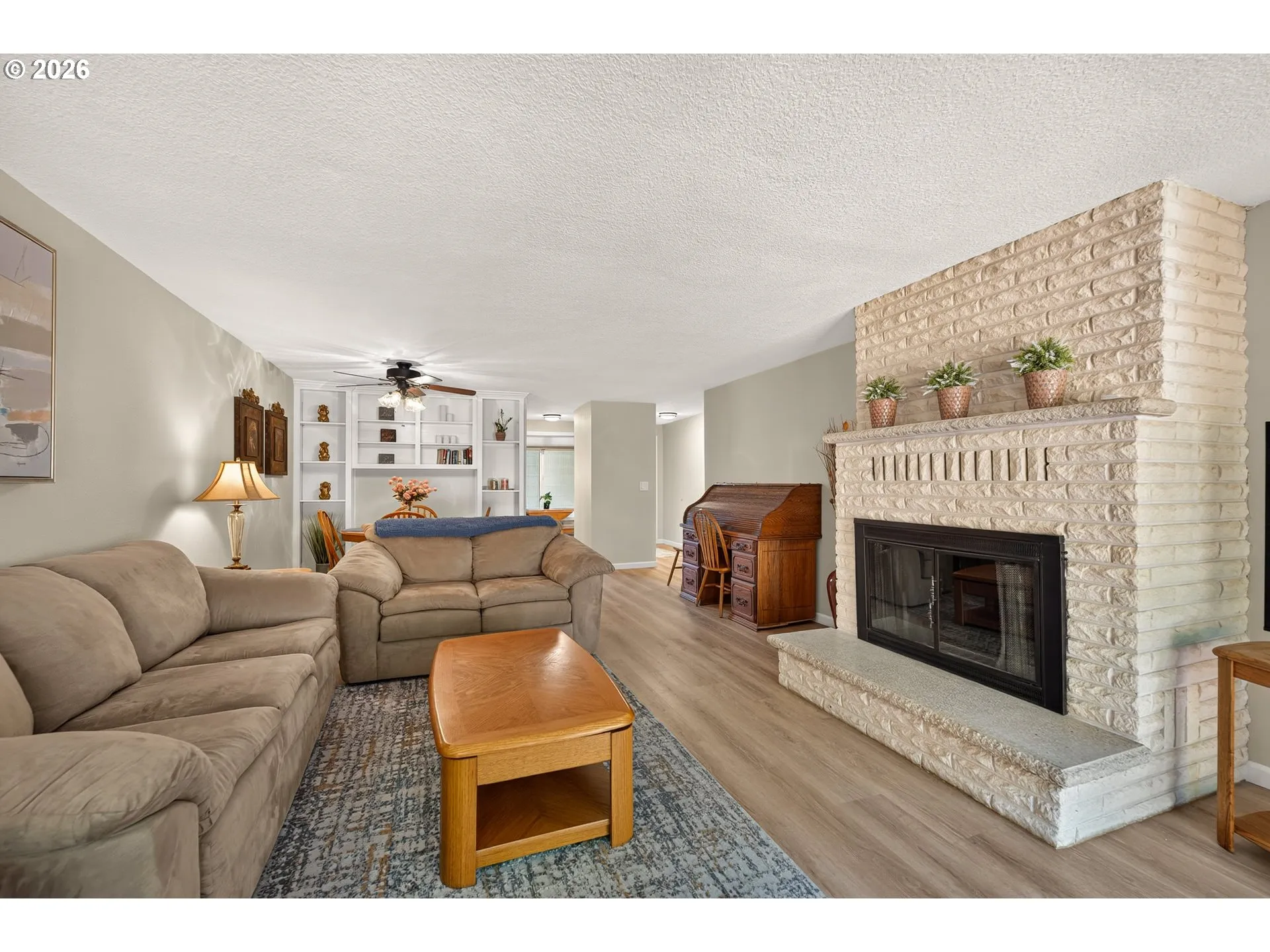 Living Room-Fireplace