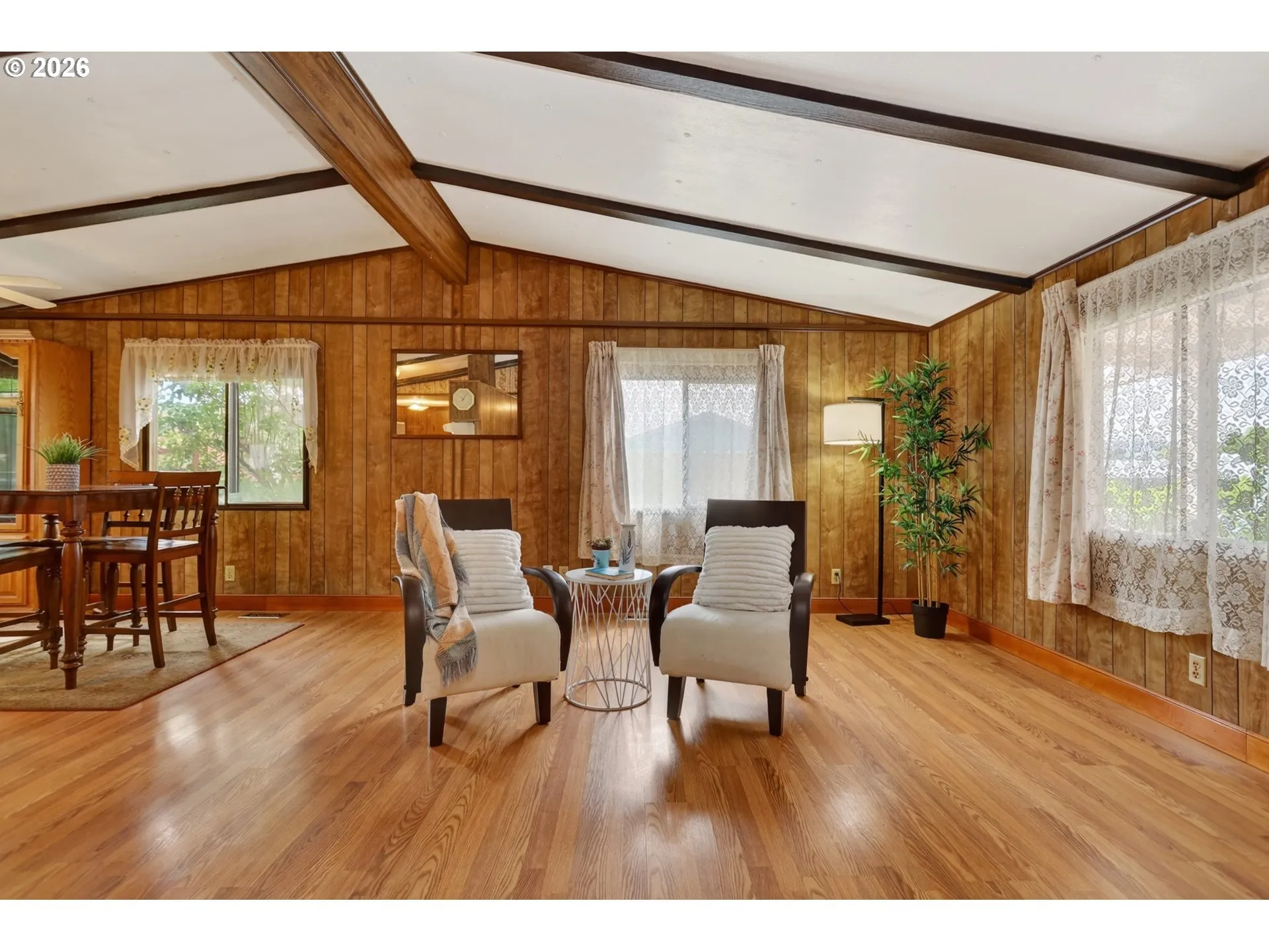 Living Room-Vaulted Ceilings