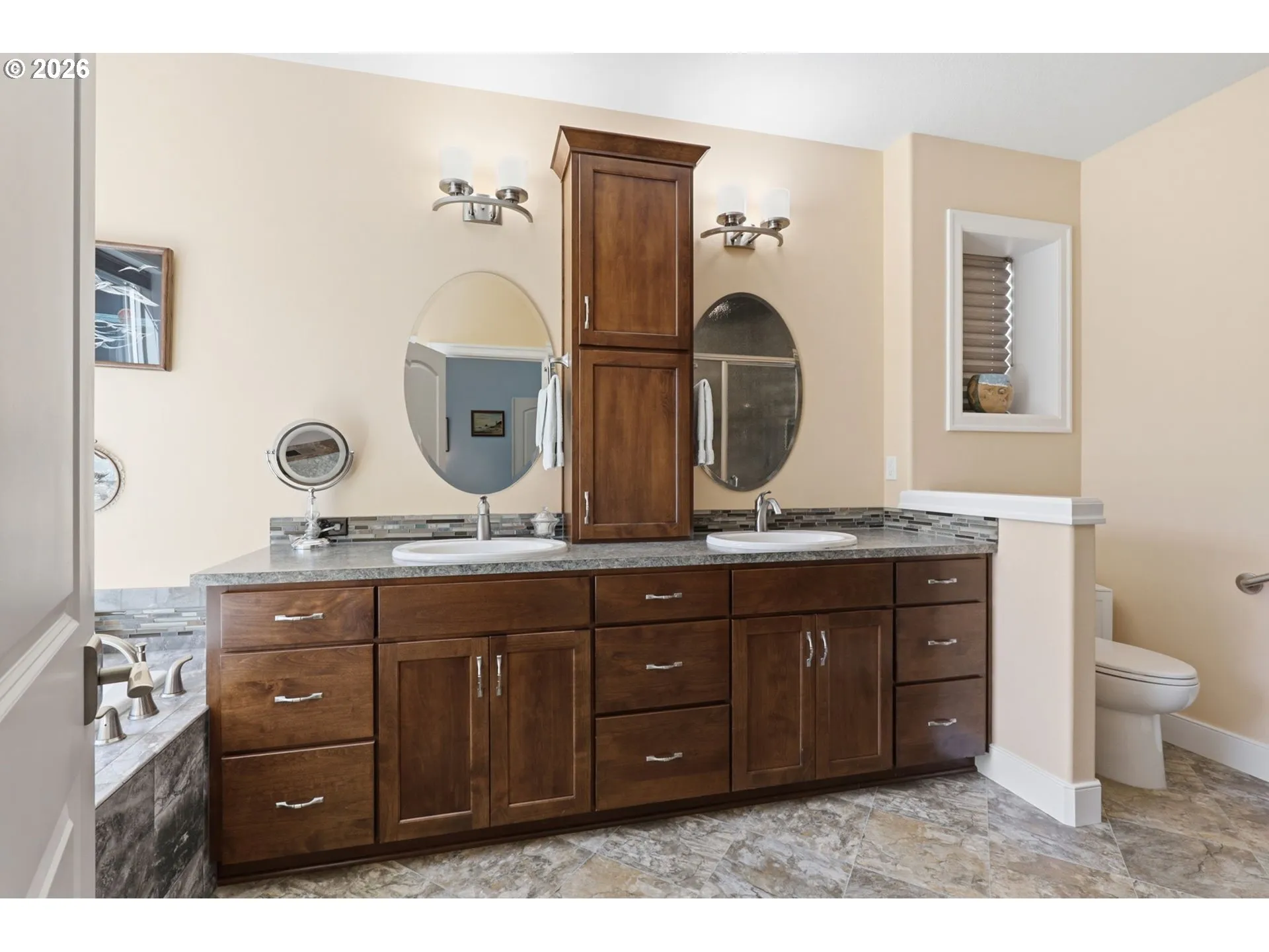 Bathroom, Attached