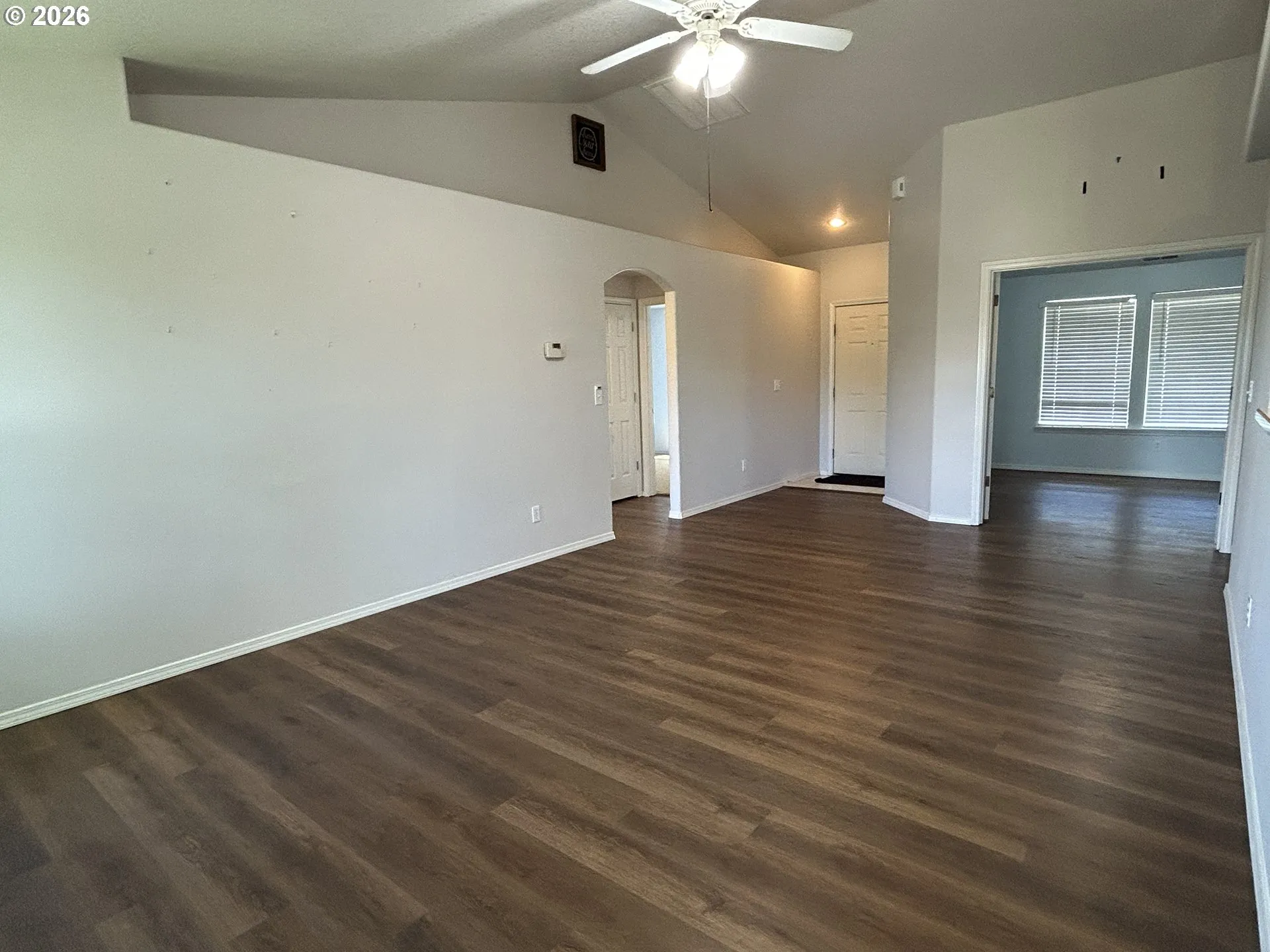 Living Room/Entrance