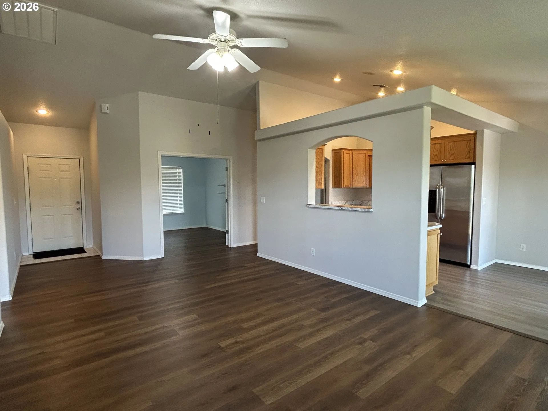 Living Room-Vaulted Ceilings