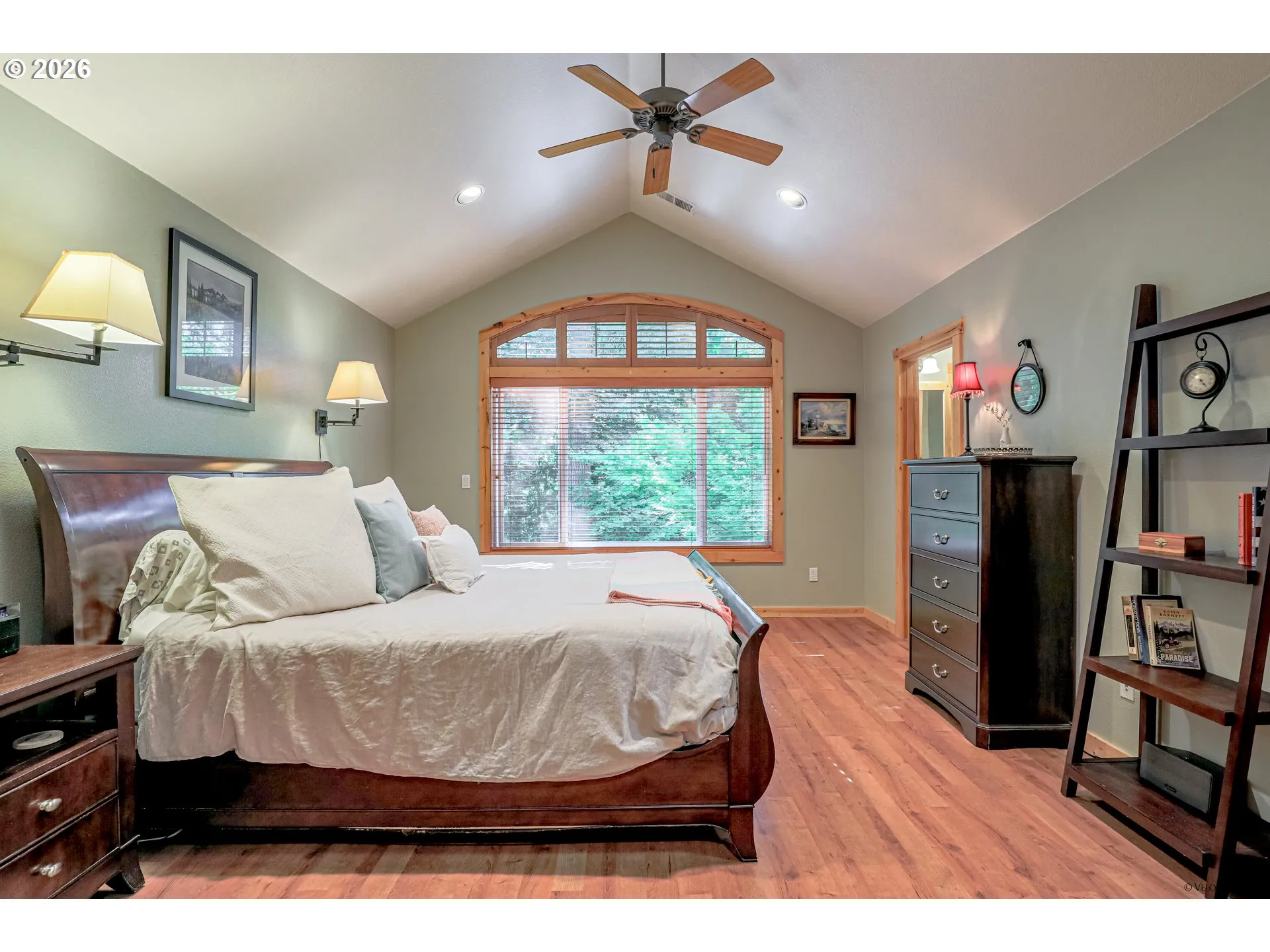 Bedroom, Primary
