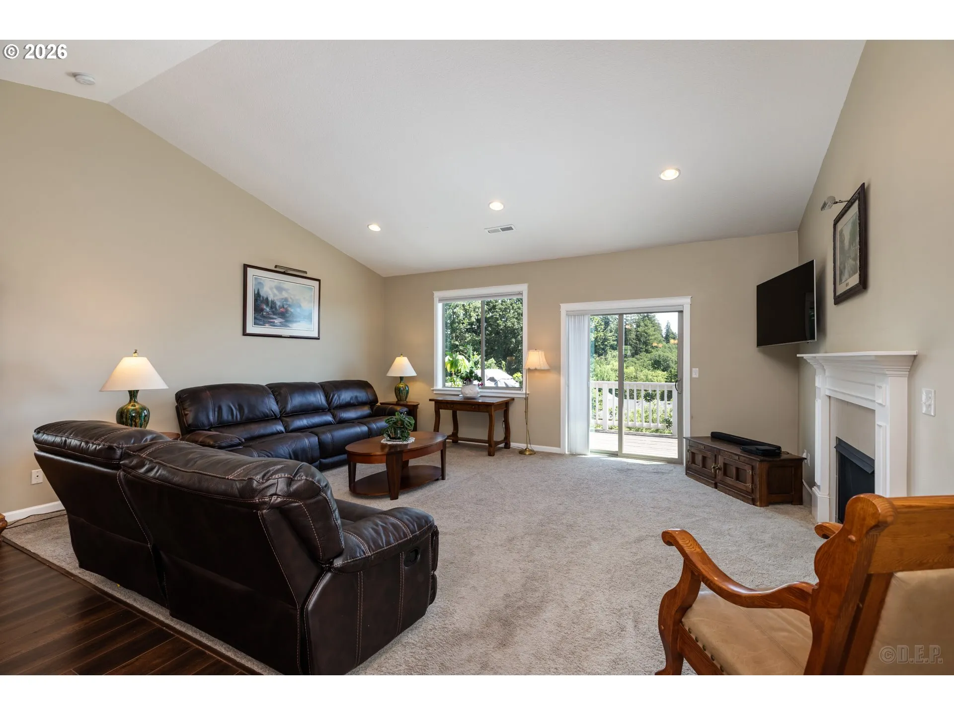 Living Room-Vaulted Ceilings