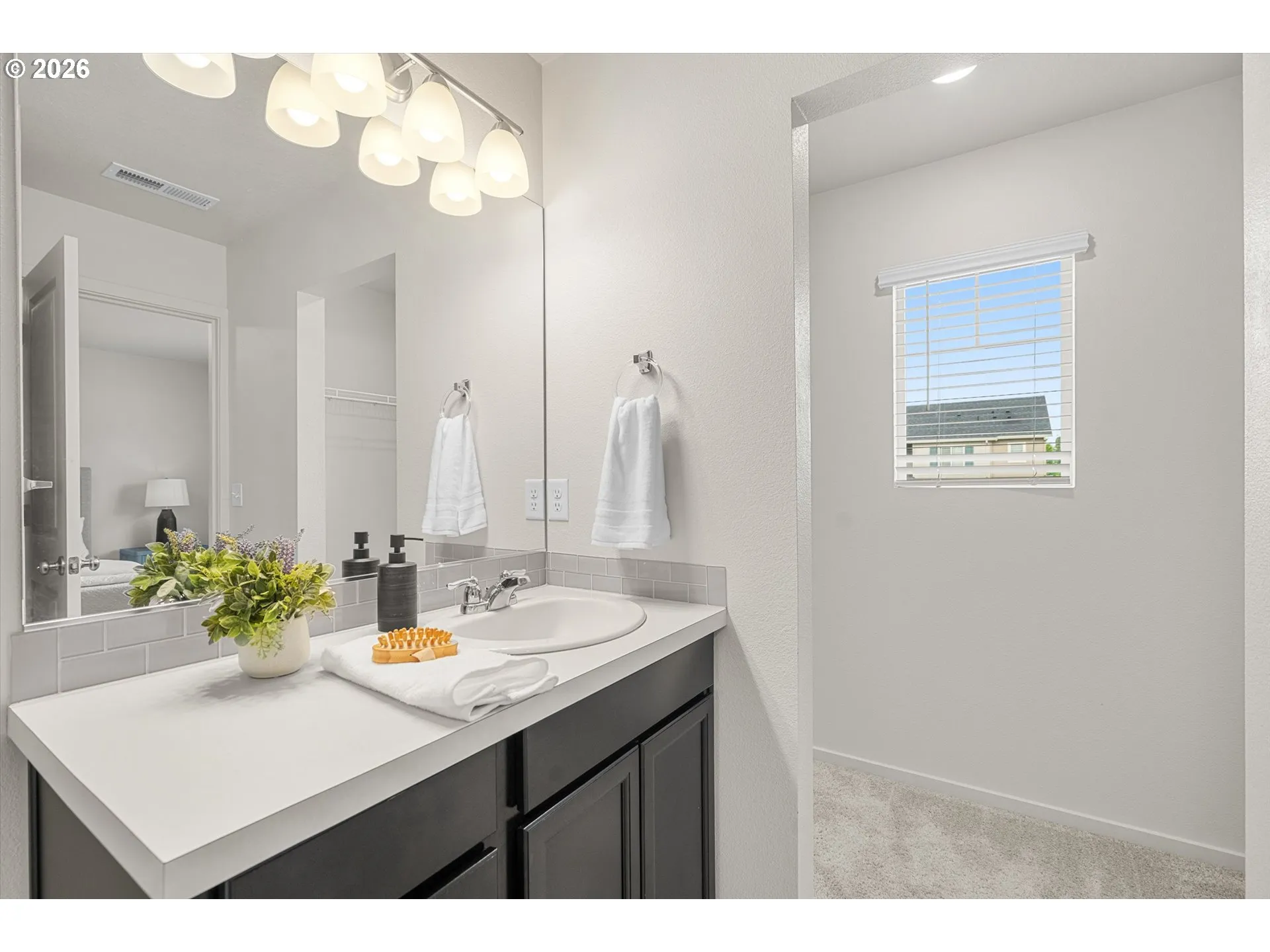Bathroom, Attached-Walk-In Closet