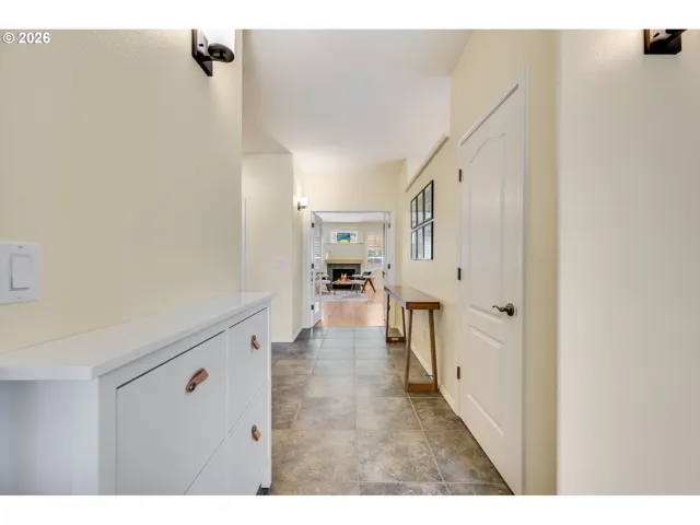 Entrance/Foyer