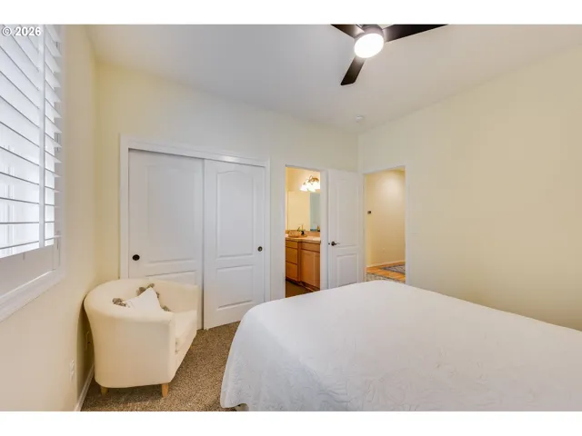 Bedroom-Full Bathroom