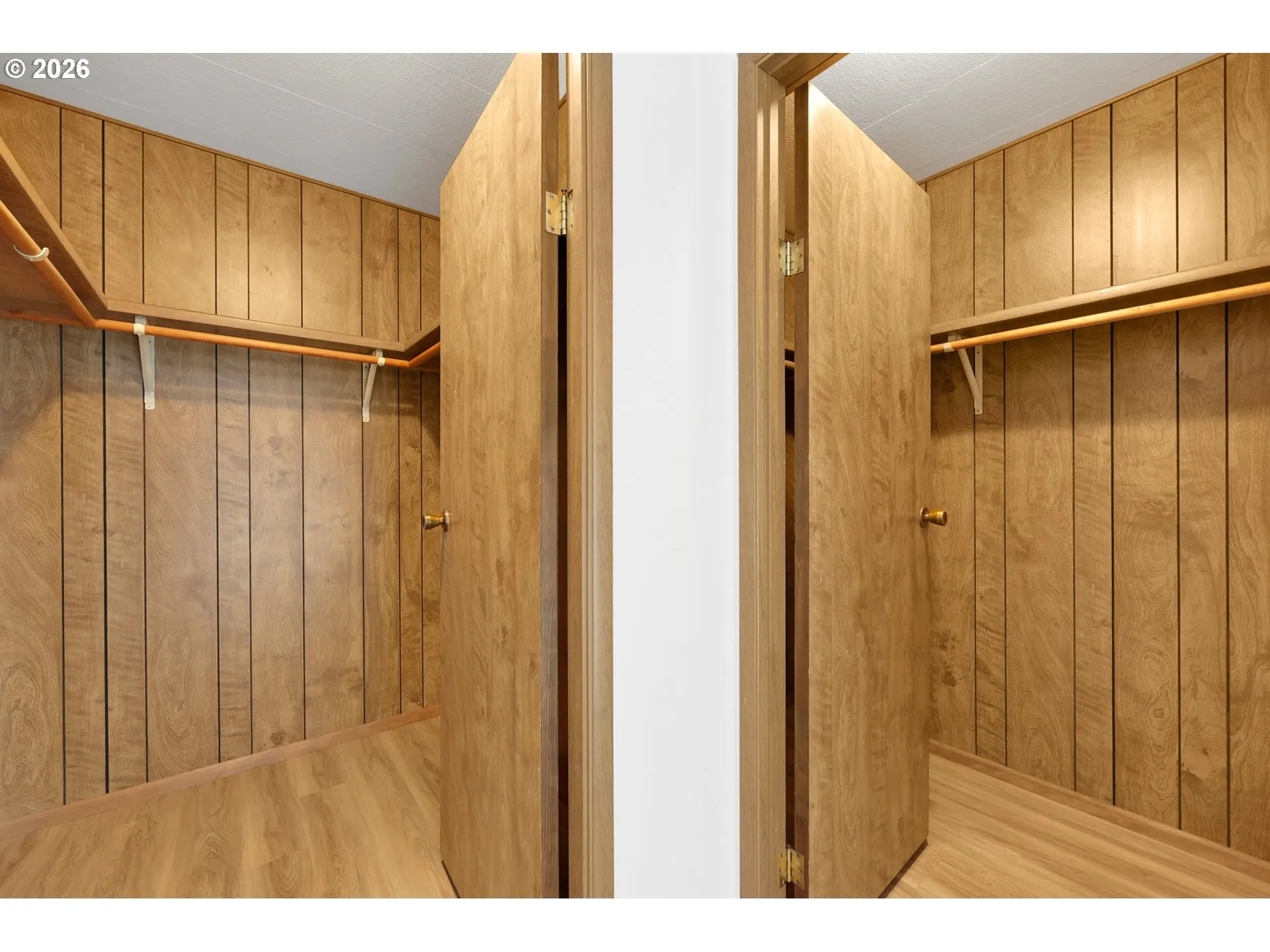 Bedroom-Walk-In Closet