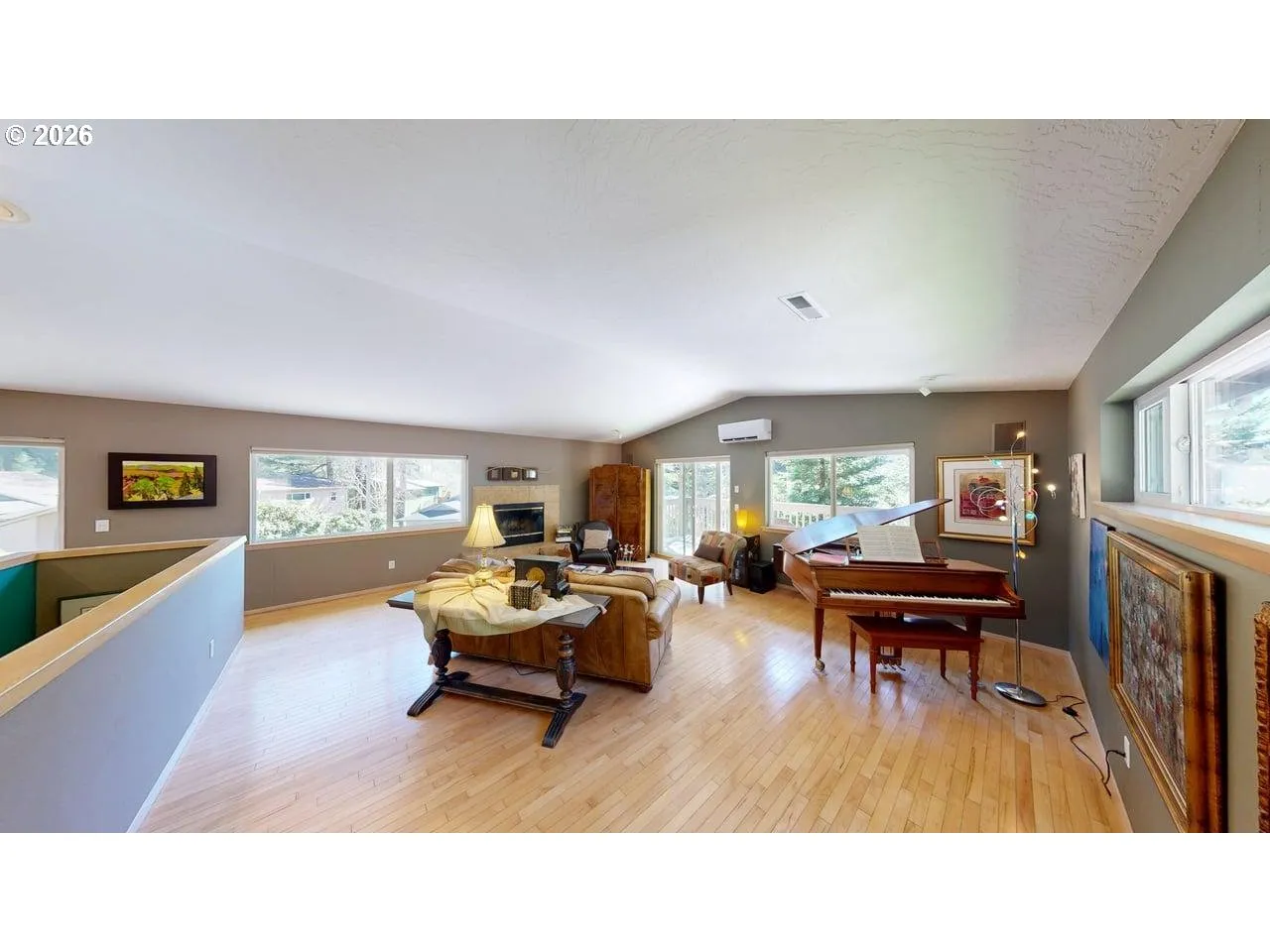 Living Room-Vaulted Ceilings