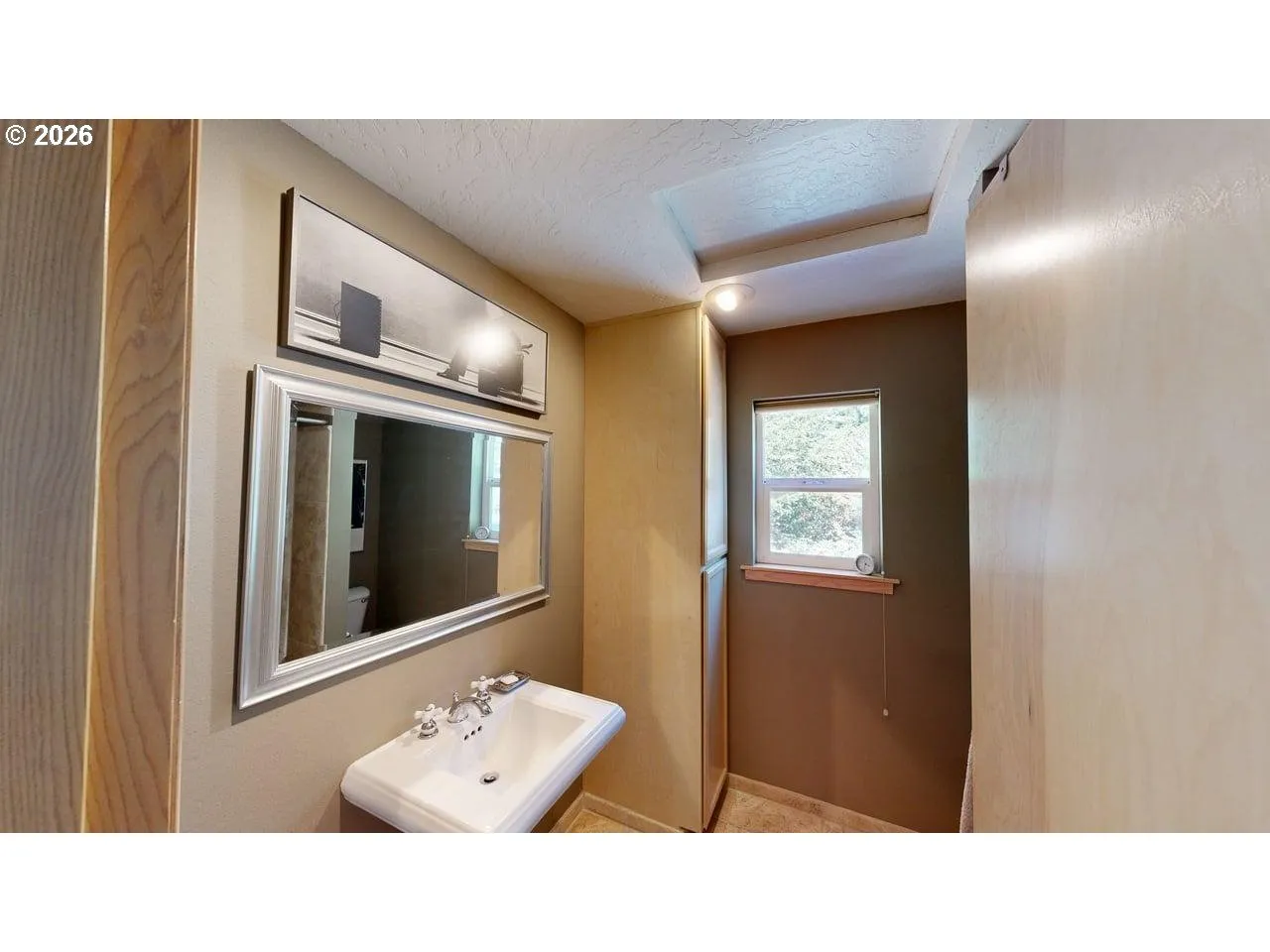 Bathroom, Attached-Upper