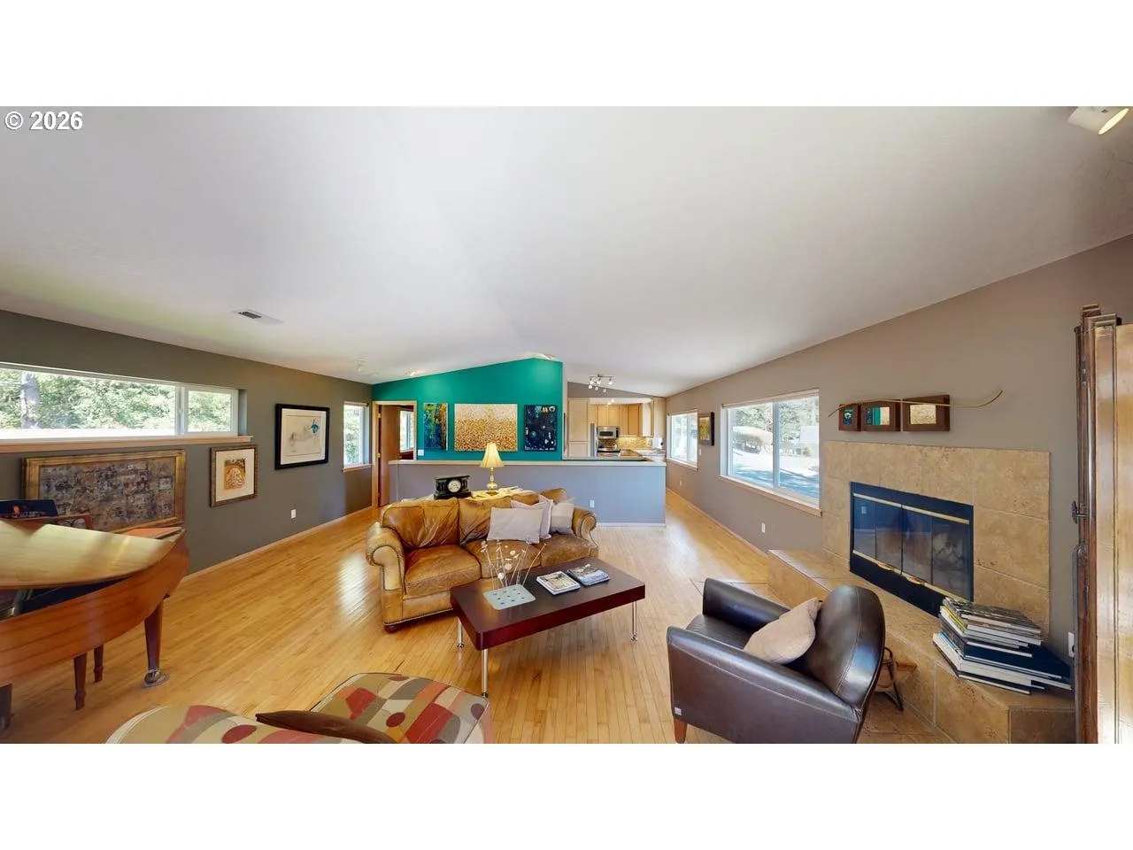 Living Room-Fireplace