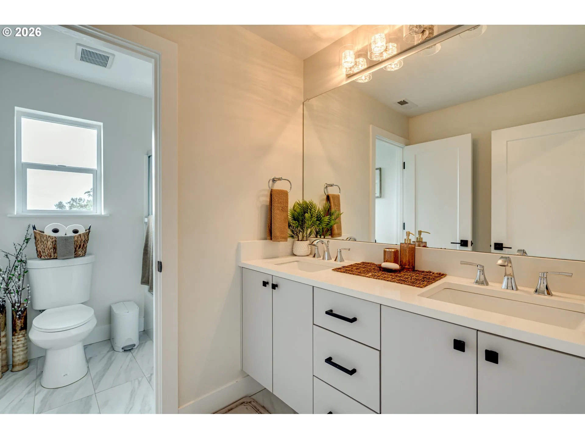 Bathroom-Upper